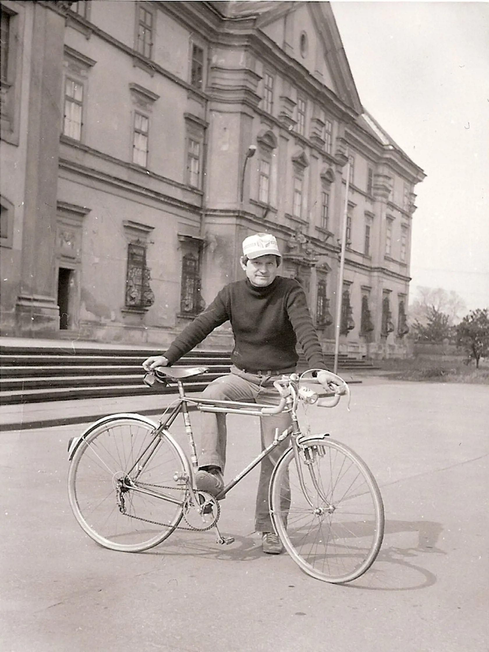 Dostali sme plno vašich fotografických spomienok, veľa mailov o živote pred novembrom 1989.