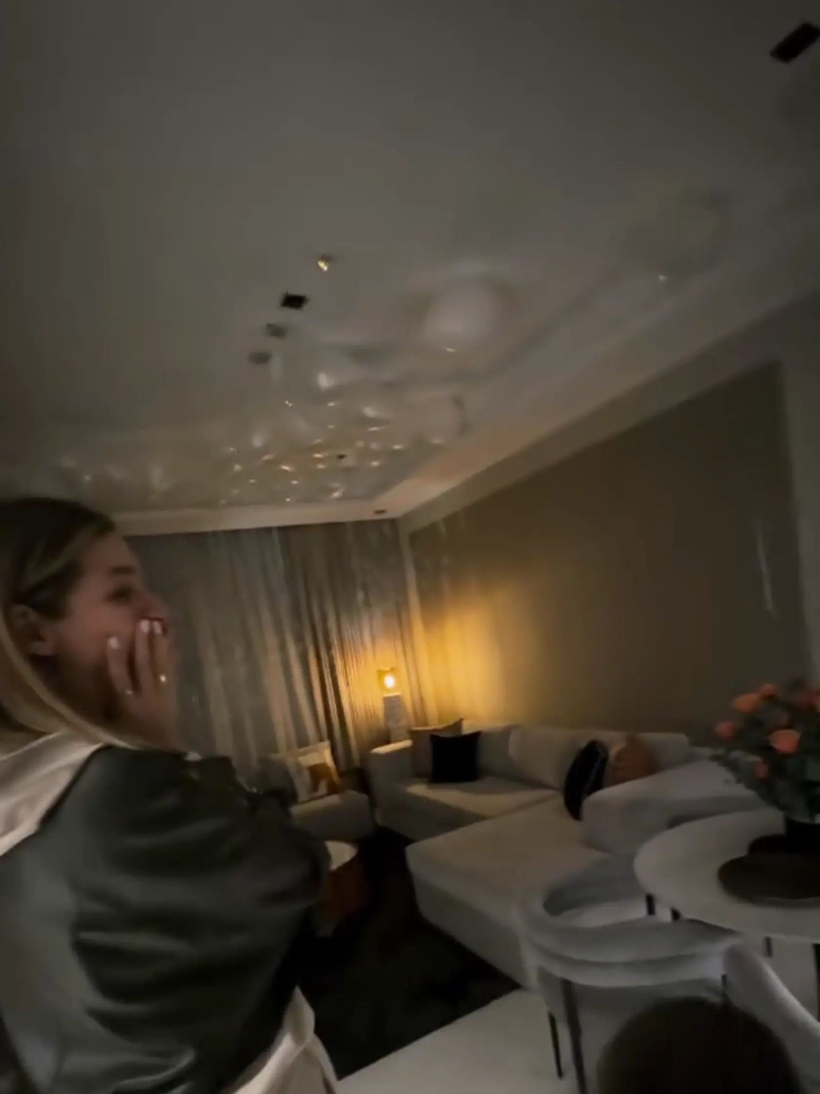 Rytmus a Jasmína sa prvýkrát pozreli do interiéru svojho nového investičného bytu v Dubaji.