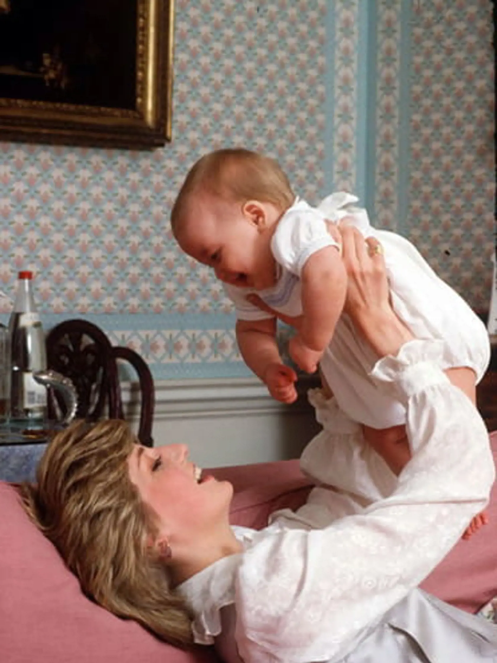 Princezná Diana bola miláčikom celého sveta. Kam prišla, tam priniesla kus svojej pozitívnej energie a skromnosti. Ako však bývala? V mladom veku to bolo sídlo Althorp a po svadbe s princom Charlesom tradične Kensingtonský palác, ktorý obýva kráľovská rodina a dnes aj William a Kate.