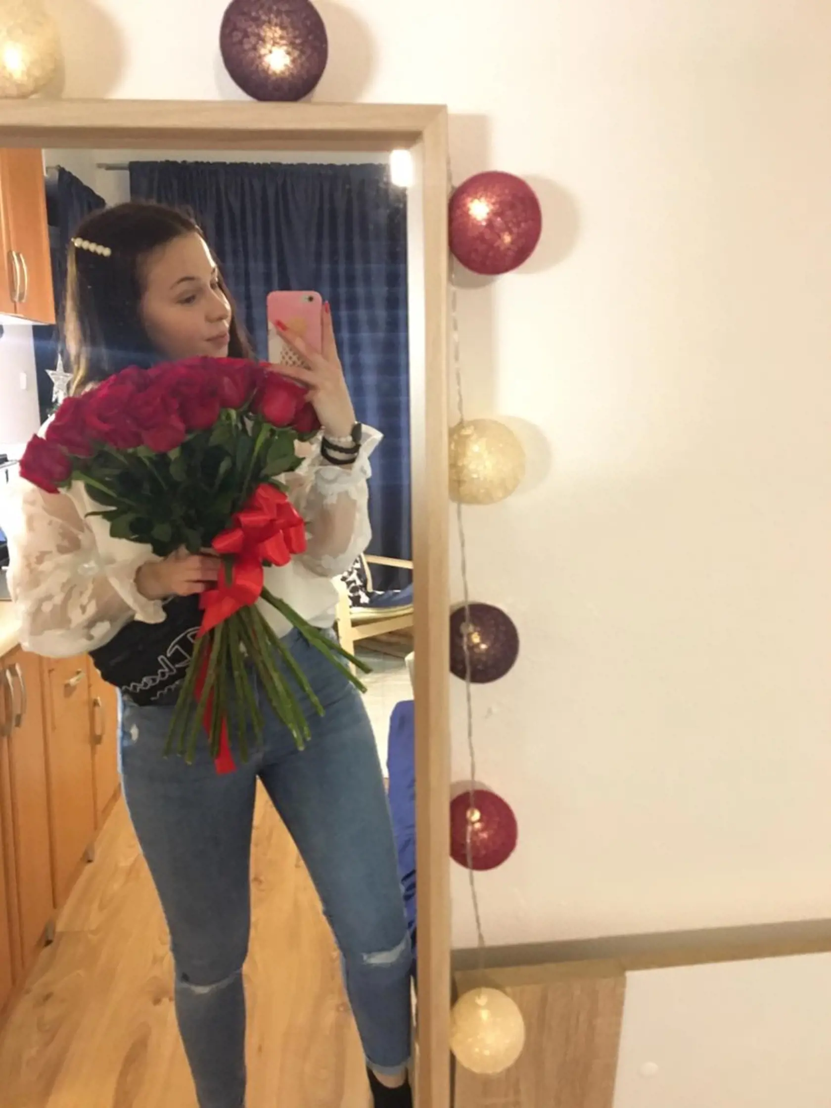 Monika bola krásne mladé dievča, ktoré žilo s babkou v Michalovciach.