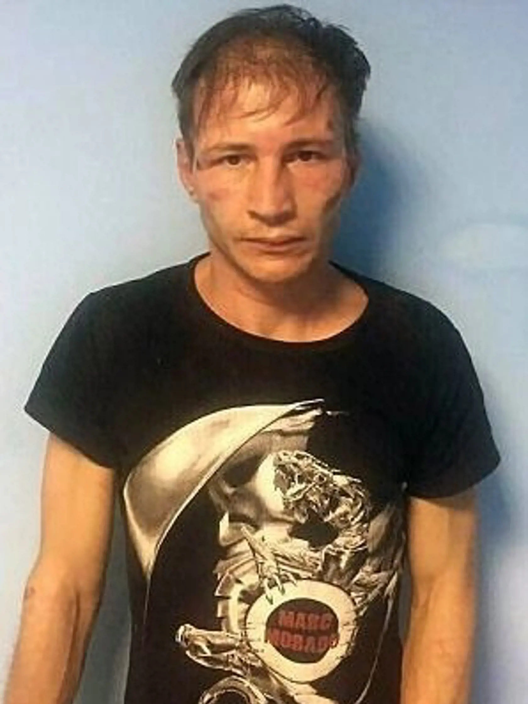 Dimitrij bol sirota. Adpotívny otec ho vyhodil z domu, hneď ako dovŕšil 18 rokov.