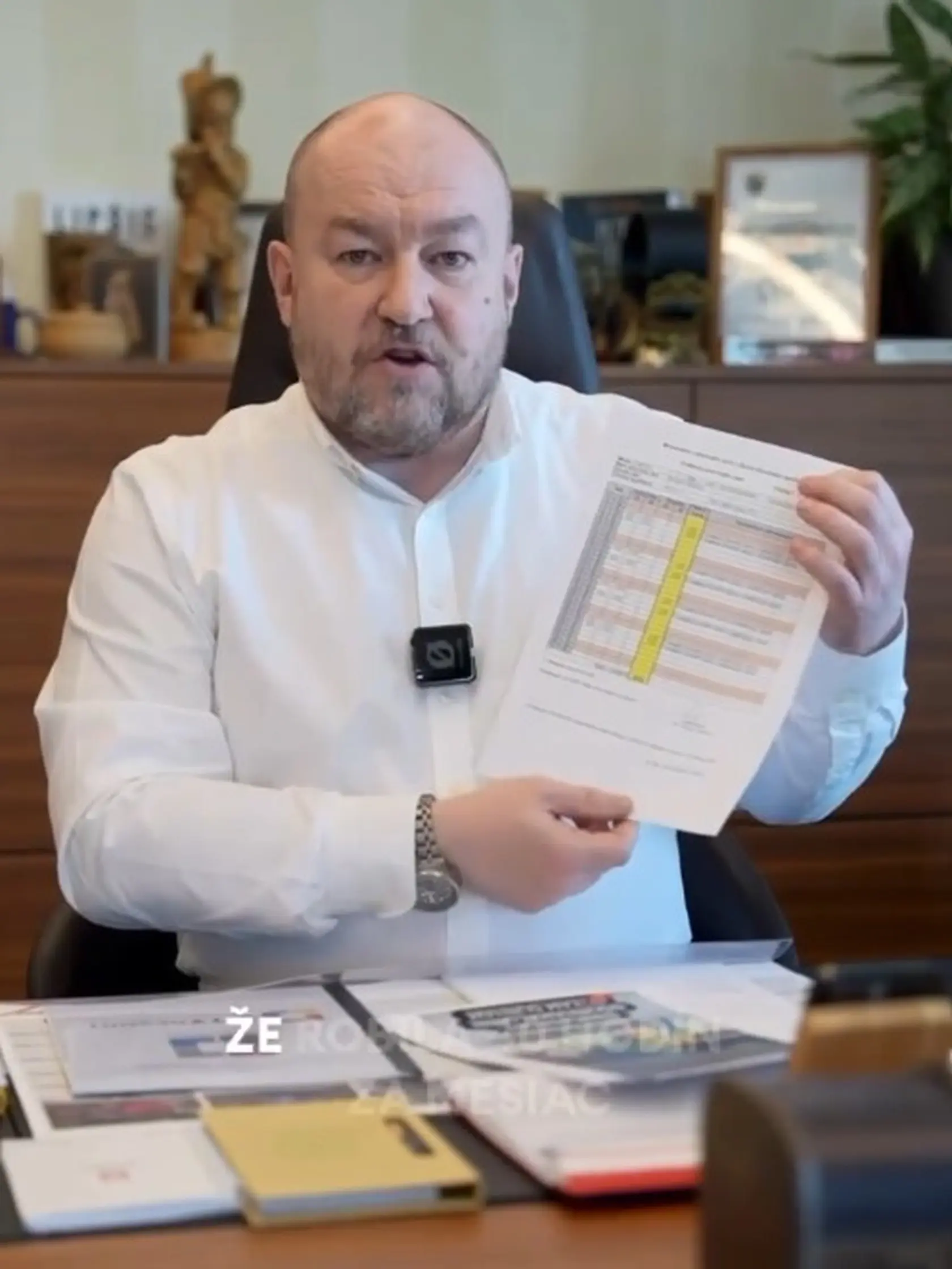 Rudolf Huliak vo videu na facebooku oznámil, koľko zarábala Romana Tabaková a že s ňou rozviazal zmluvy.
