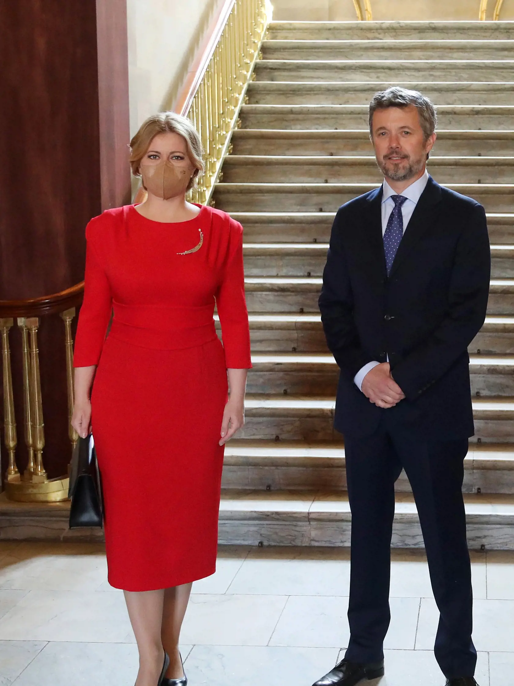 Prezidentka SR Zuzana Čaputová a dánsky korunný princ Frederik pózujú počas stretnutia v Paláci Frederika VIII. v Kodani 10. mája 2021. FOTO TASR - Kancelária prezidenta SR
