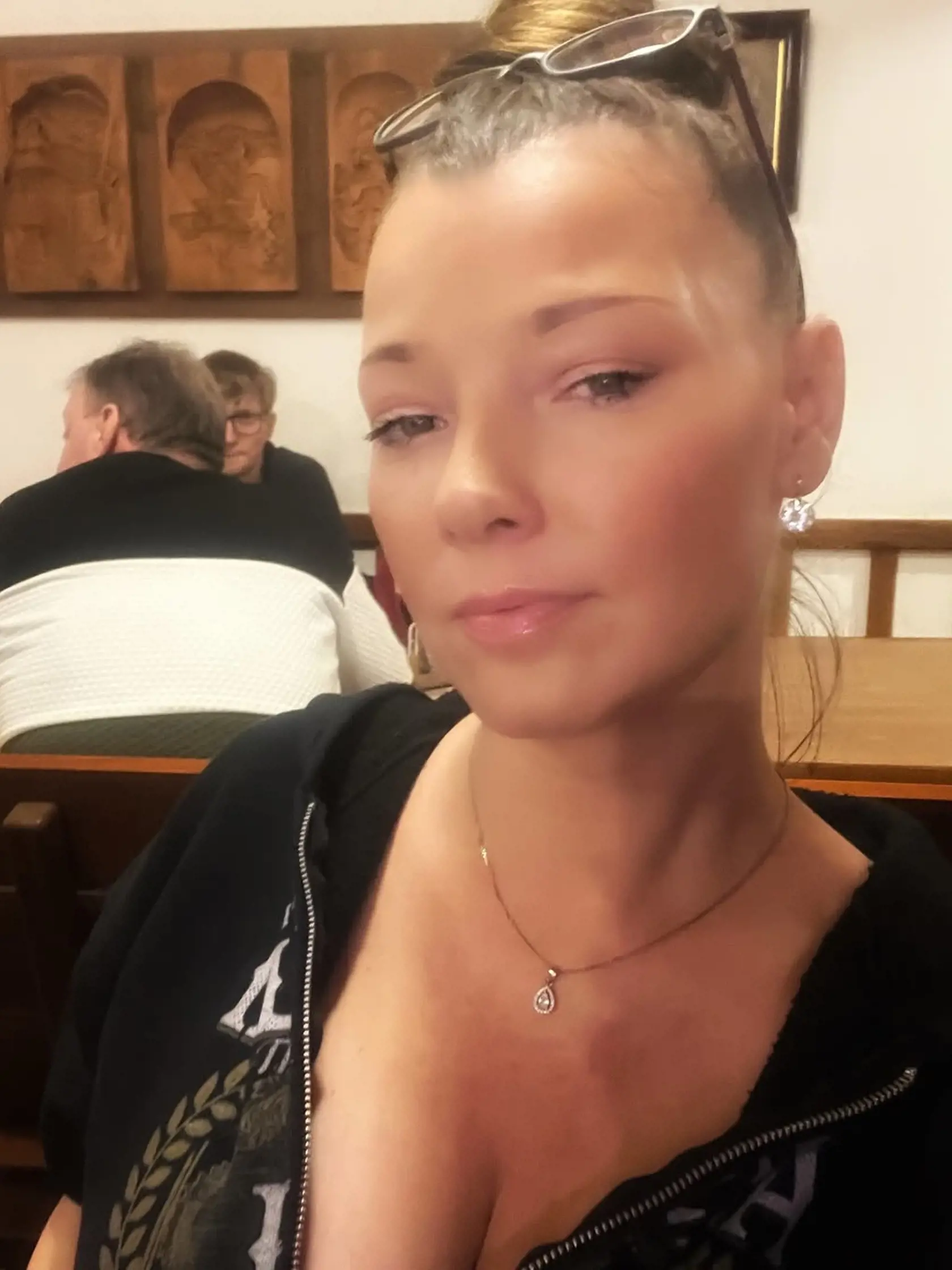 Česká speváčka Helena Zeťová náhle zomrela vo veku 44 rokov. Jej mŕtve telo našli 20. decembra pod oknami domu.