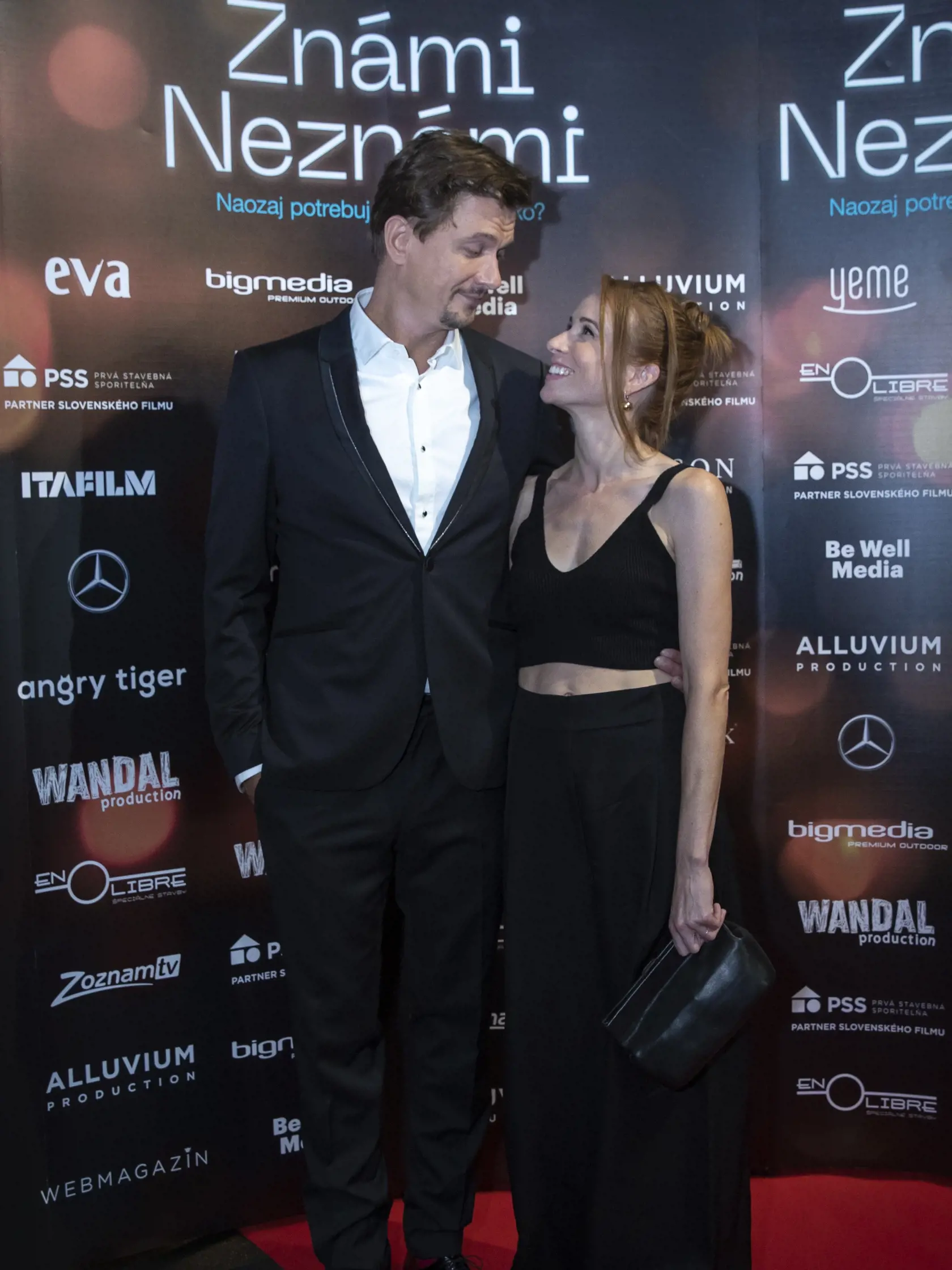 Premiéra filmu Známi Neznámi v bratislavskom Bory Mall. Na snímke je Táňa Pauhofová a Tomáš Měcháček.