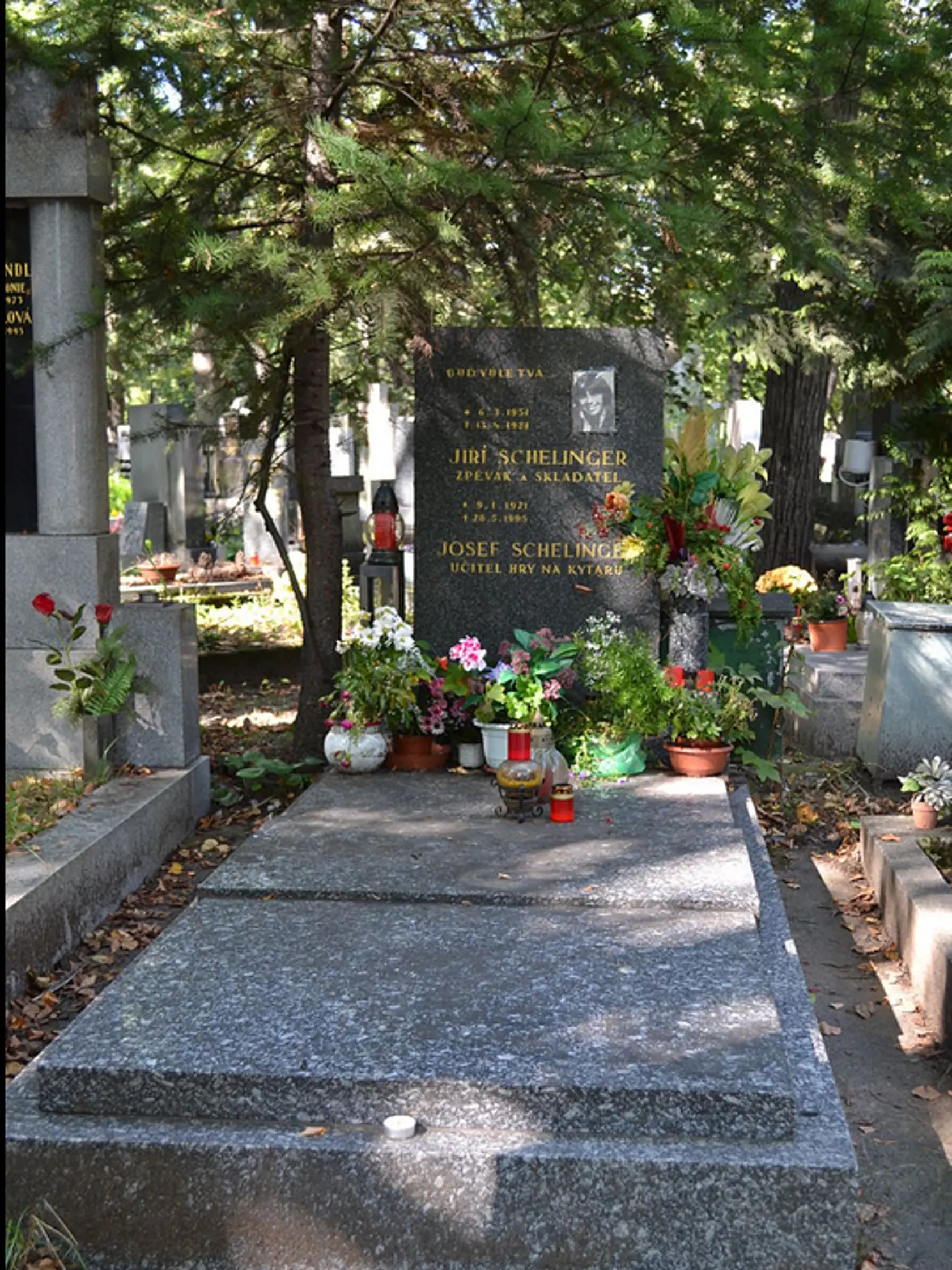 Hrob Schelingera na Olšanských cintorínoch.