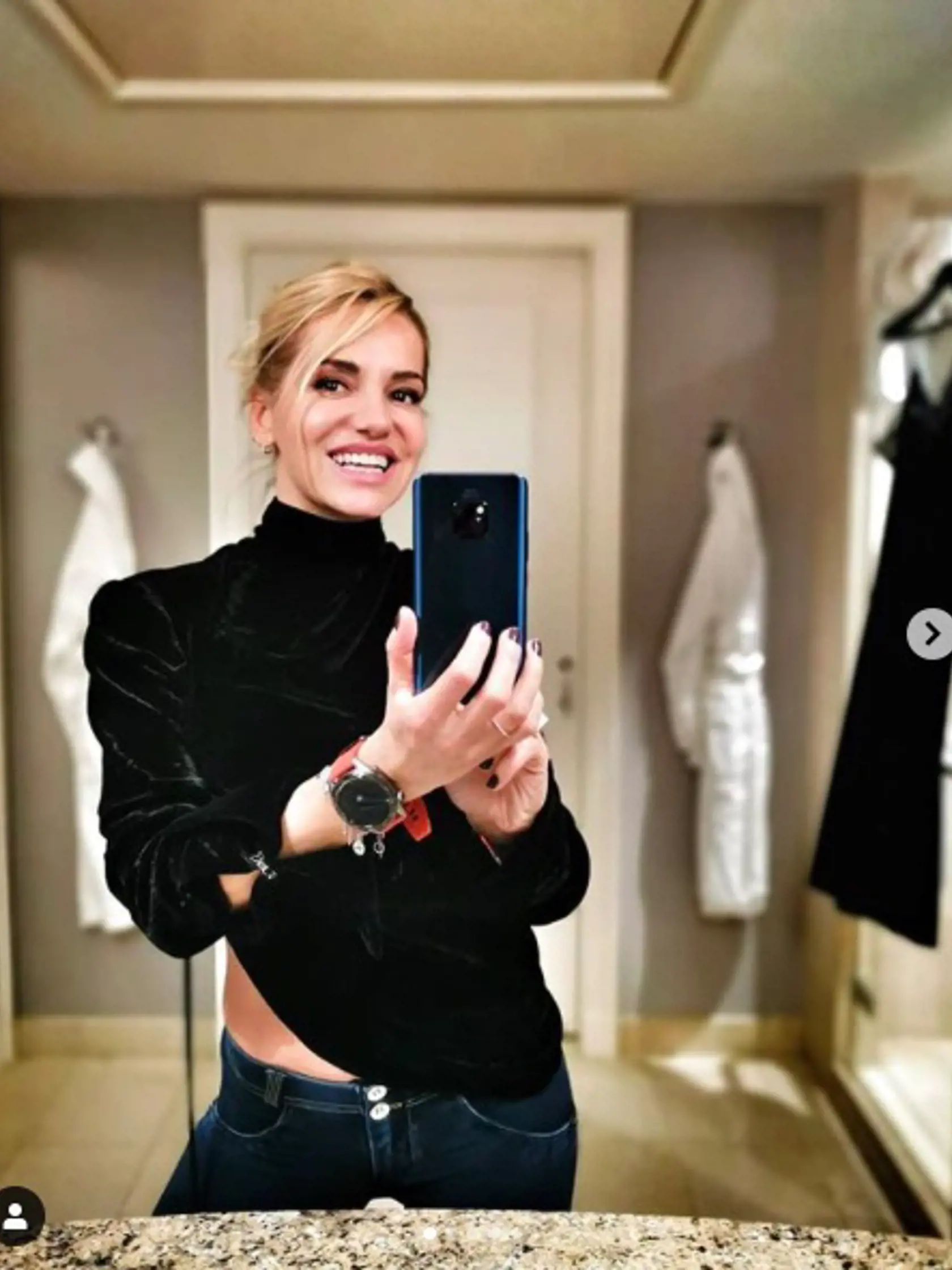 Dara Rolins (47)