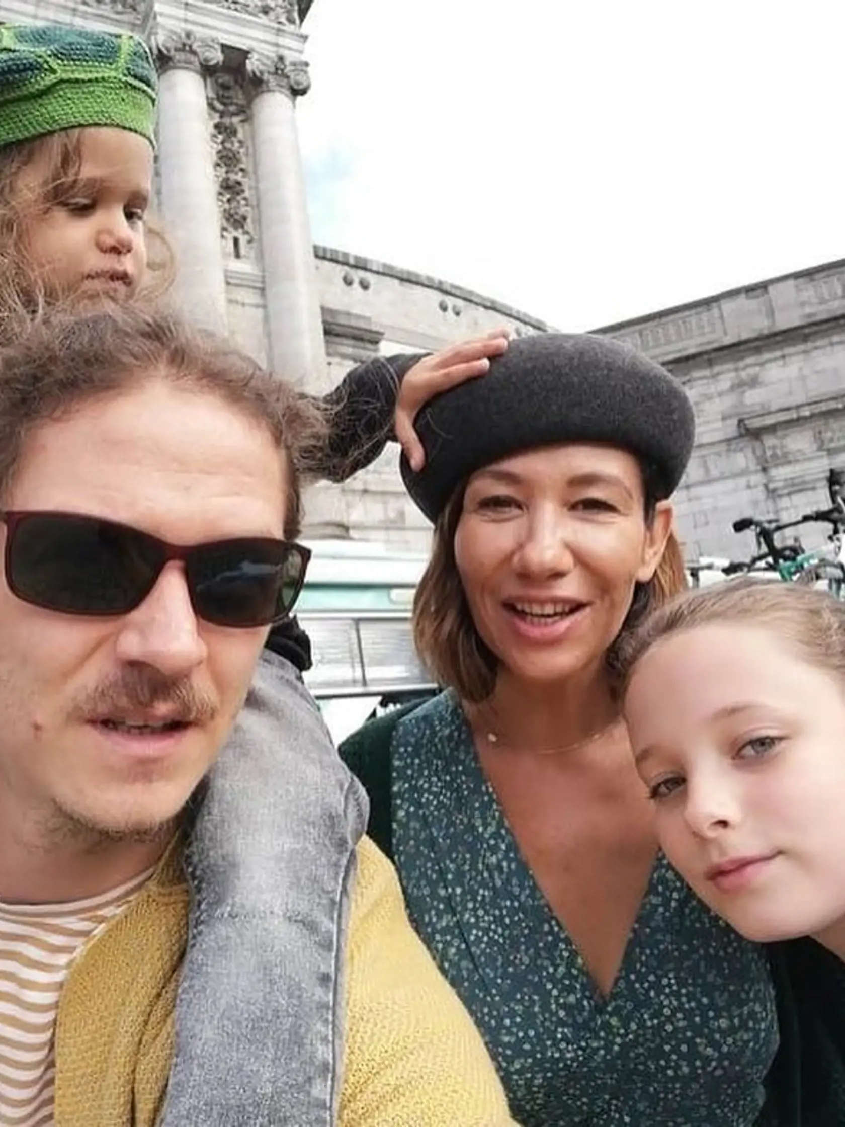Europoslankyňa Lucia Ďuriš Nicholsonová s rodinou.