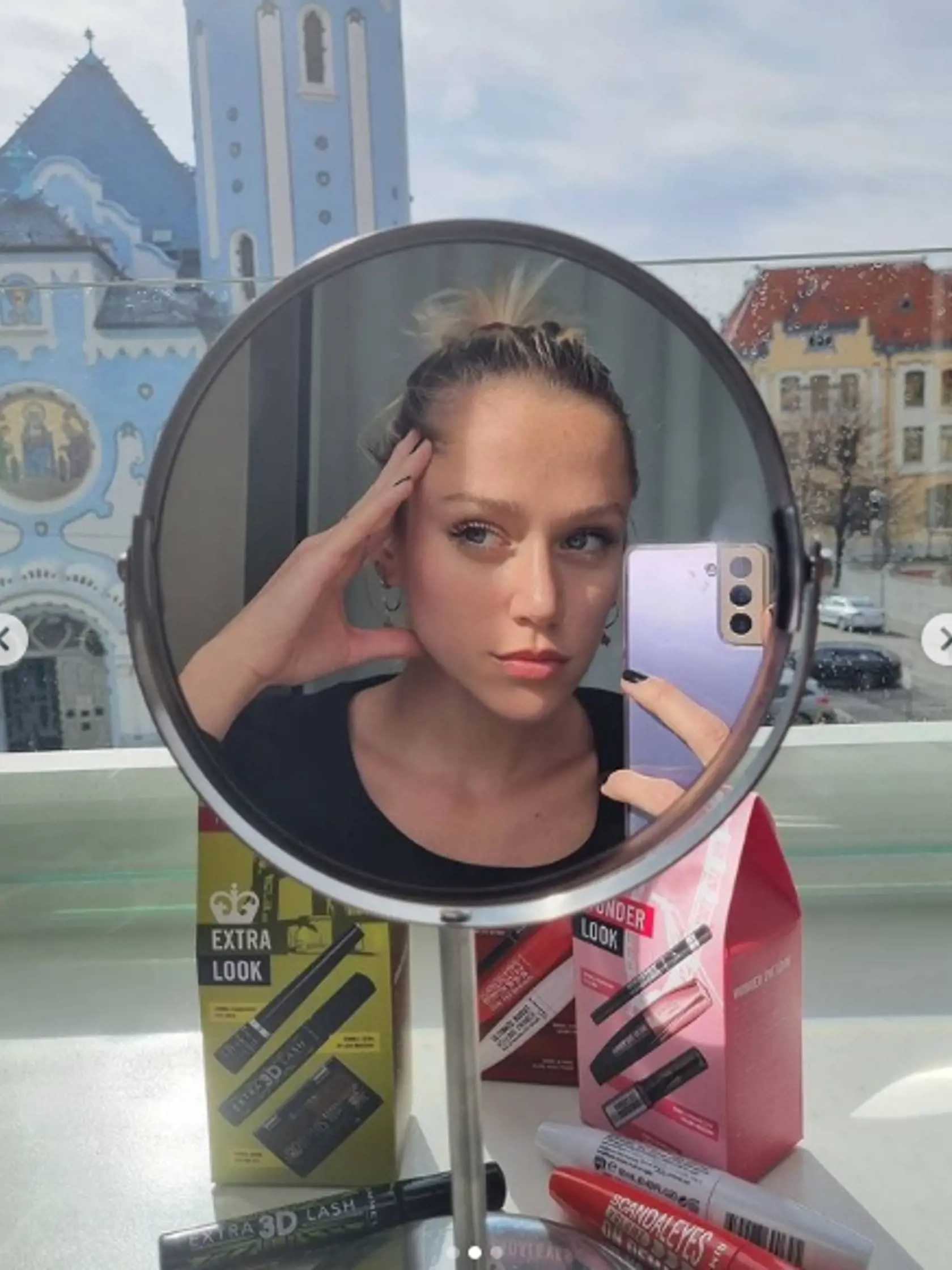 Emma nemohla odolať a musela sa pochváliť parádnym výhľadom z nového bytu!