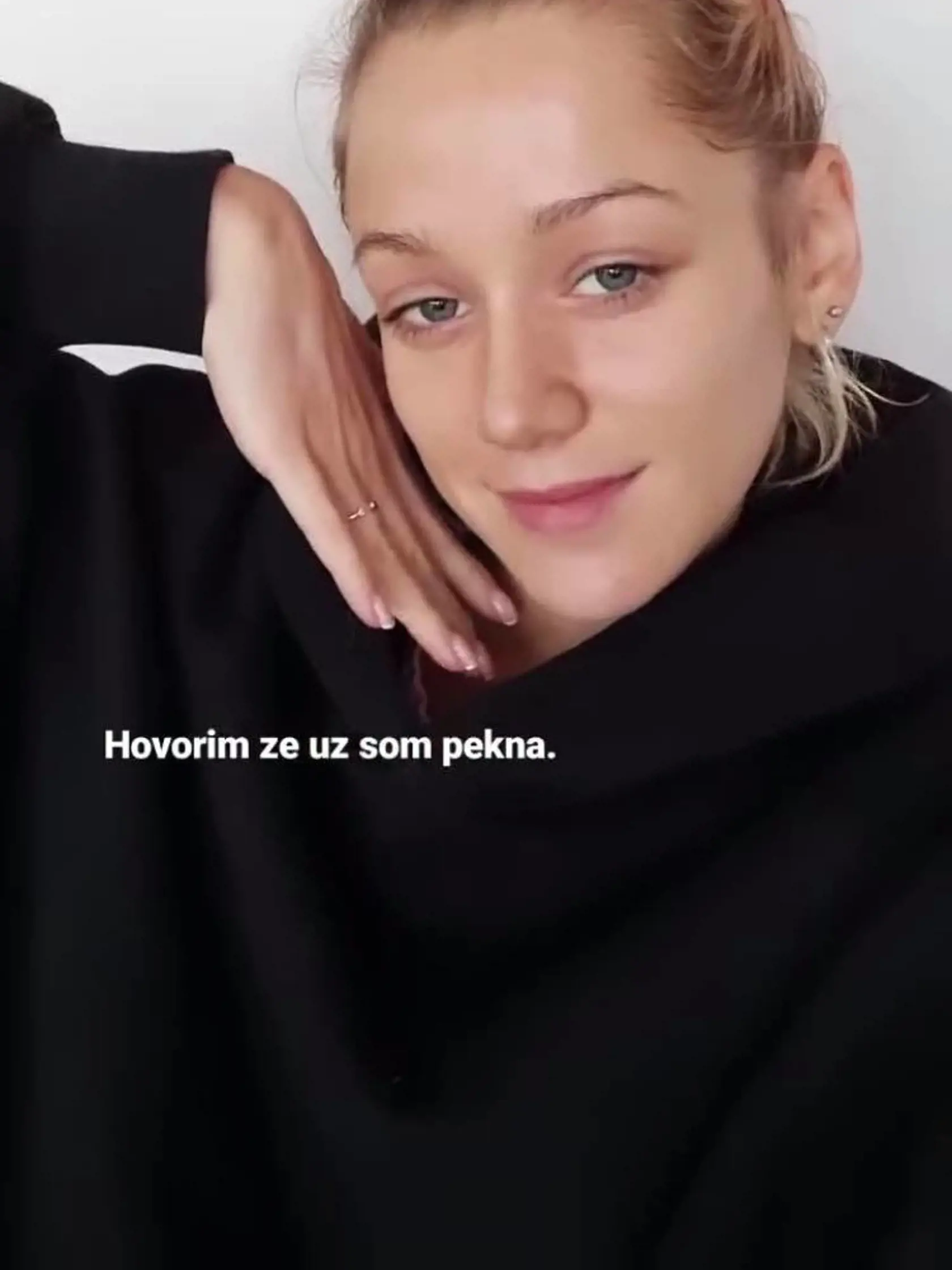 Emmu Drobnú postihla silná reakcia na tvári.