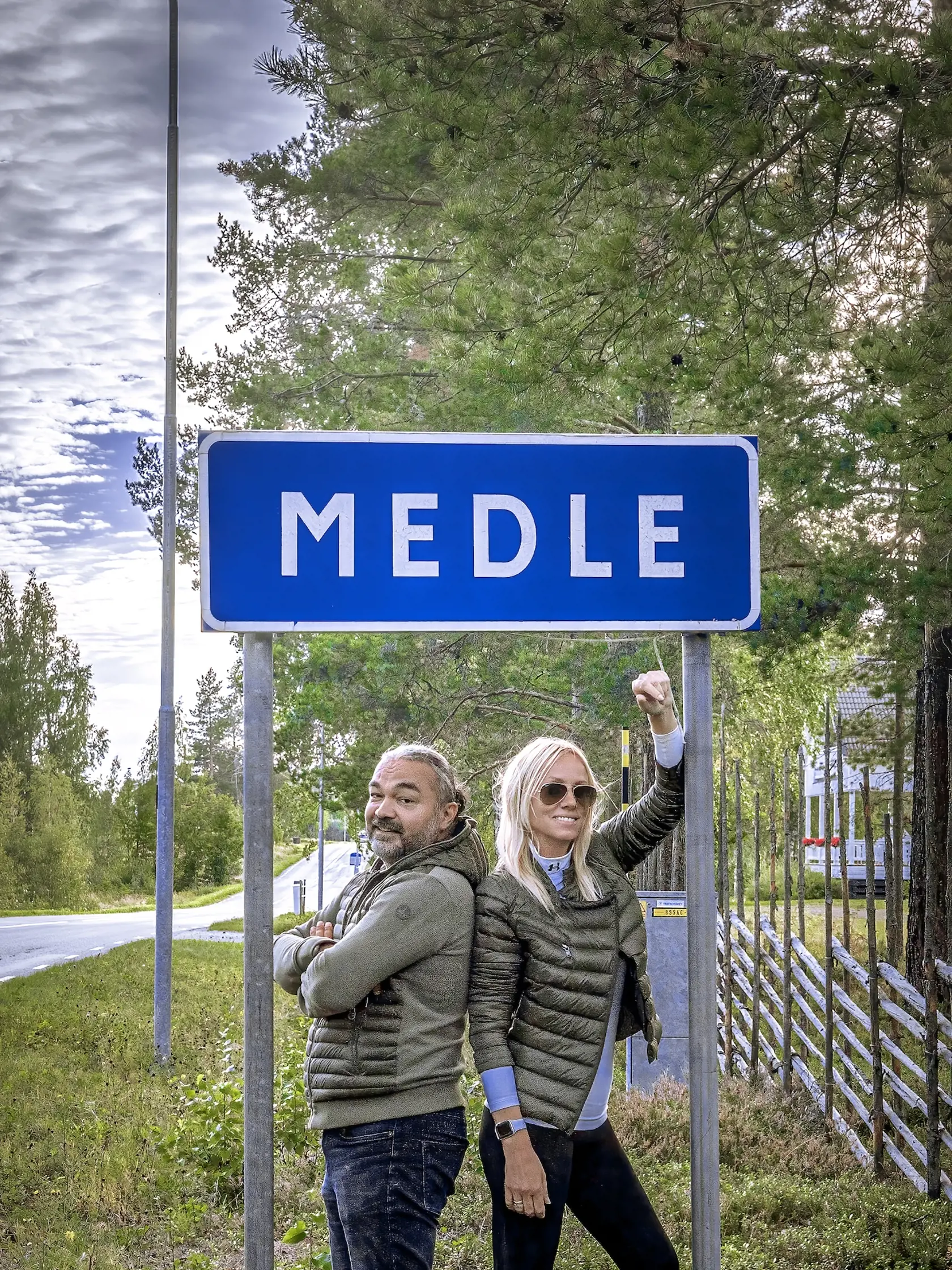 “Každý deň priniesol nové objavy a skúsenosti, ktoré obohatili naše životy a upevnili naše vzťahy. Naša cesta bola plná smiechu, radosti a nezabudnuteľných momentov, ktoré nám pripomínajú, aké krásne je byť spolu a objavovať svet,” poznamenáva.