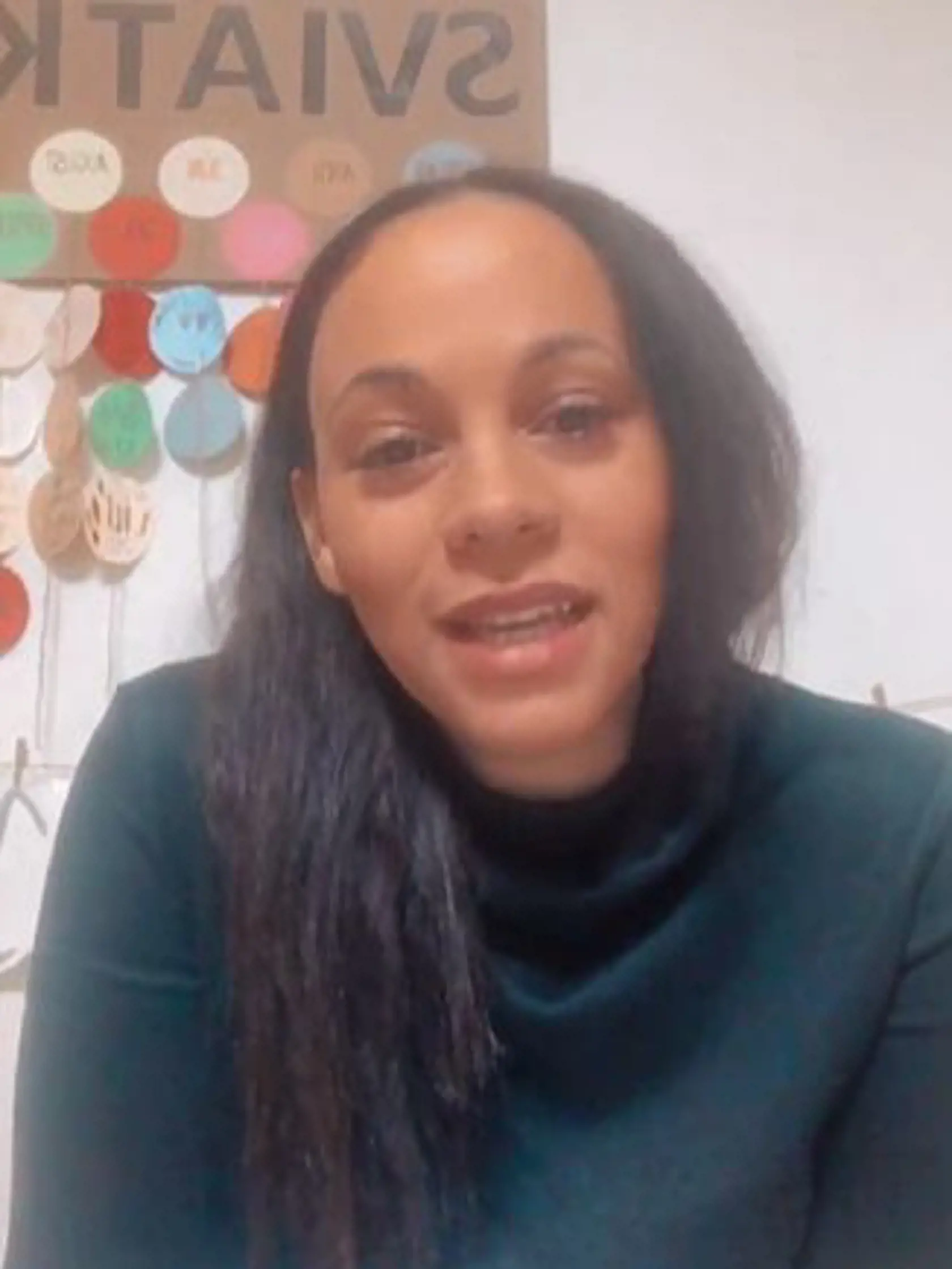 Speváčka Tina počas živého vysielania na Instagrame.