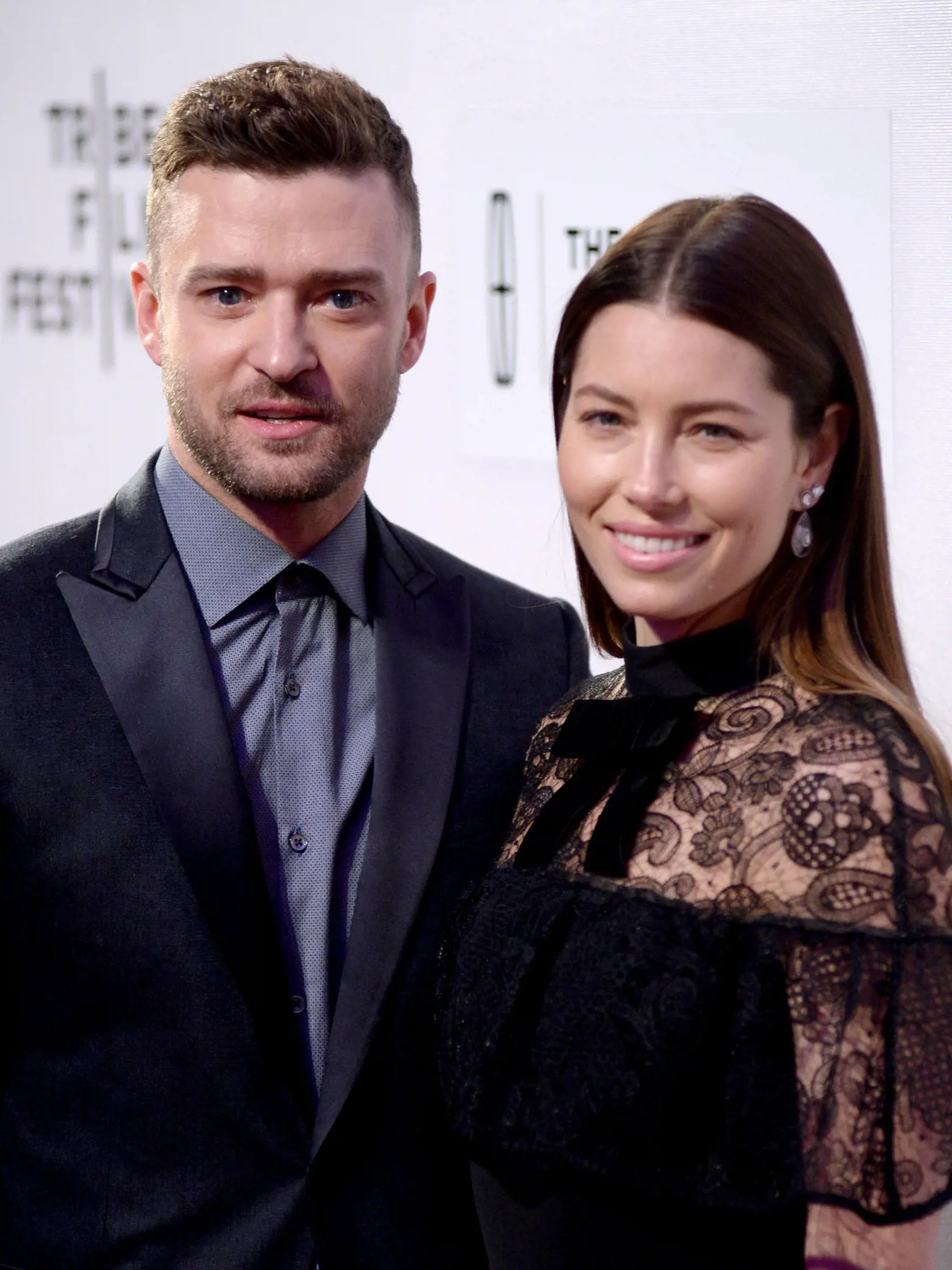 Justin a Jessica vychovávajú syna Silasa.