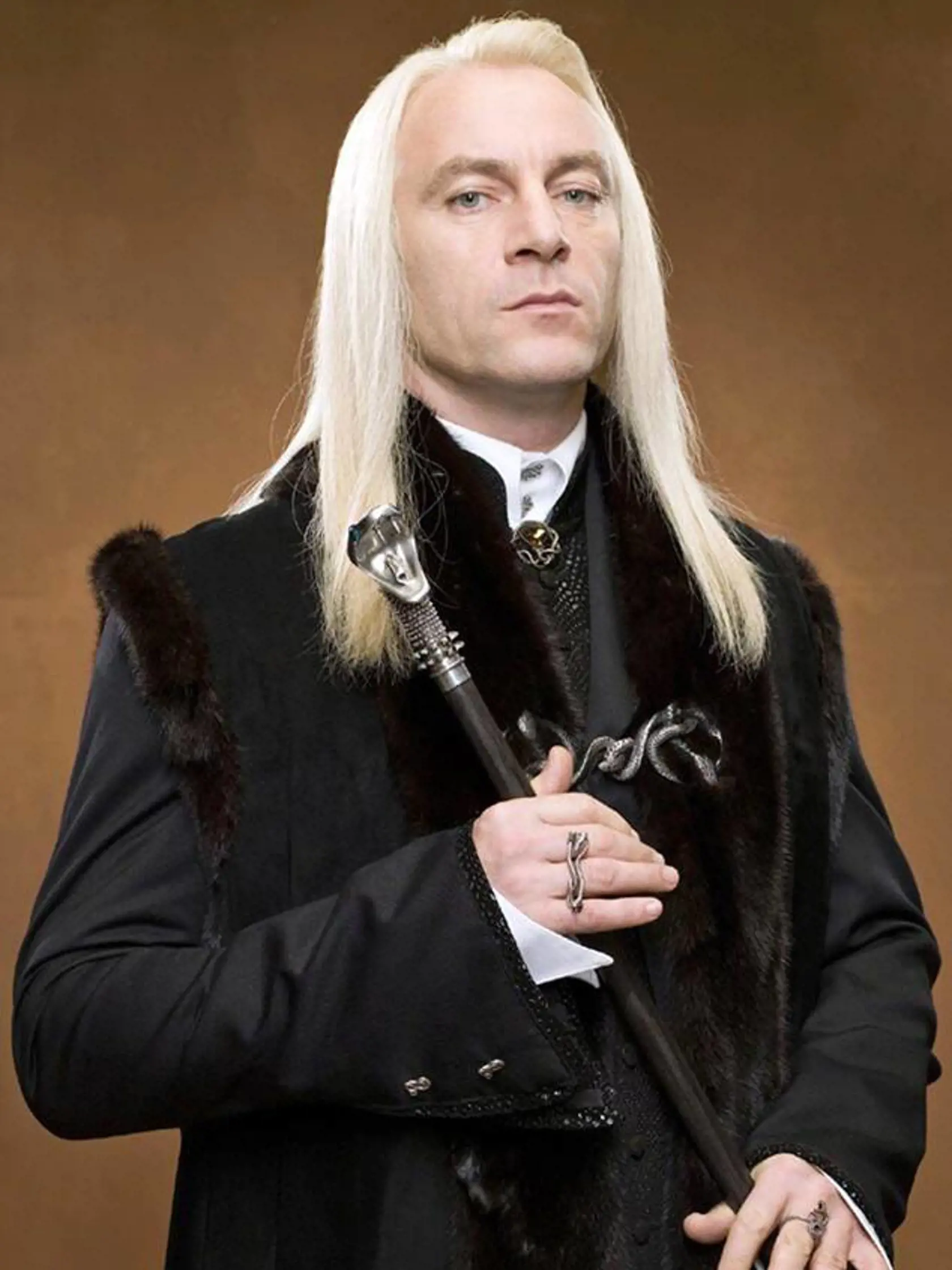 Jason Isaacs ako Lucius Malfoy vo filmoch o Harrym Potterovi