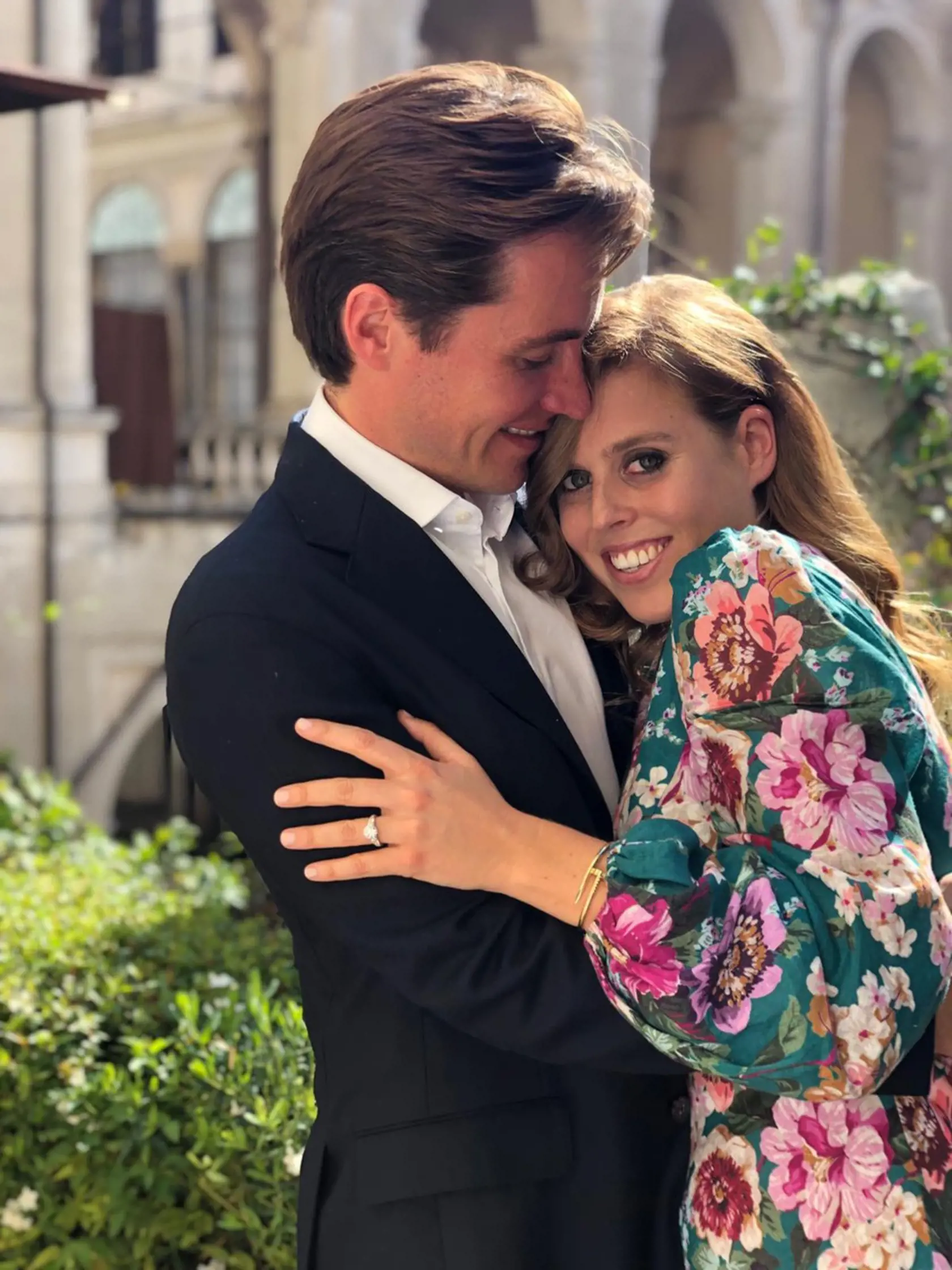 Zásnuby princeznej Beatrice a Edoarda Mozziho.