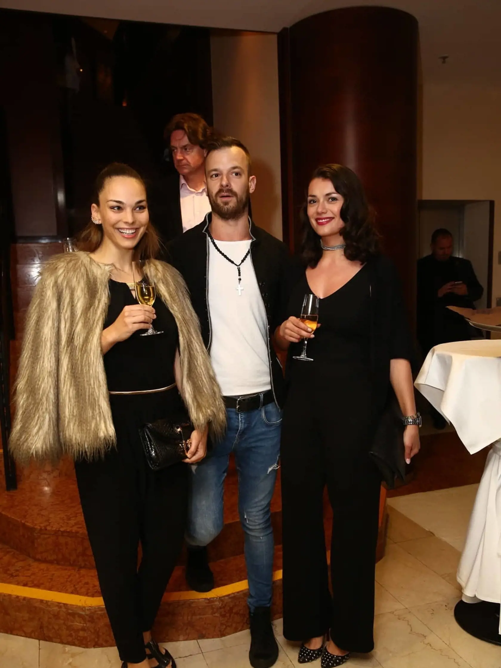 Lukás Dóza prišiel po boku modelky Soni Štefkovej.