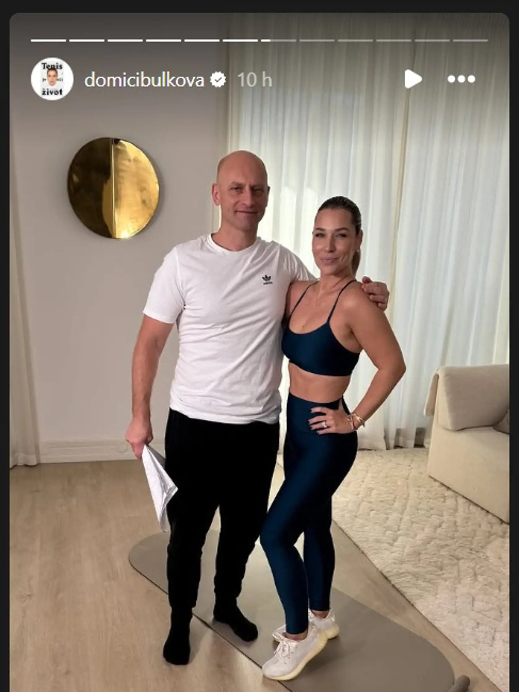 Cibulková ukázala aj zábery z momentálnej formy. "Presne pätnásť mesiacov od dňa, keď som začala na sebe makať," napísala.