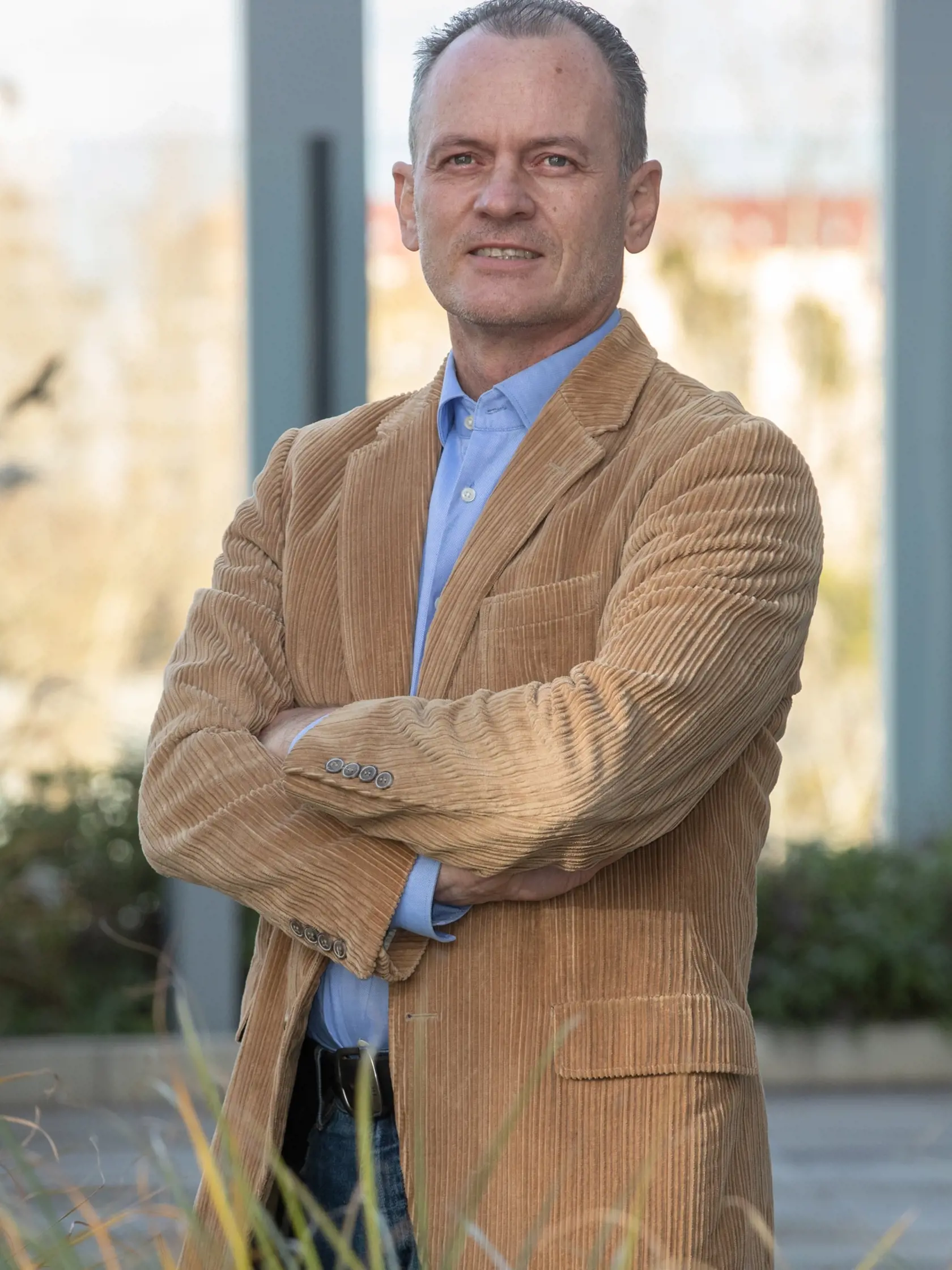 Na snímke je Ivan Bosňák dátový analytik ktorý sa zaoberá predikciou šírenia koronavírusu a podáva ju širokej verejnosti zrozumiteľnou formou.