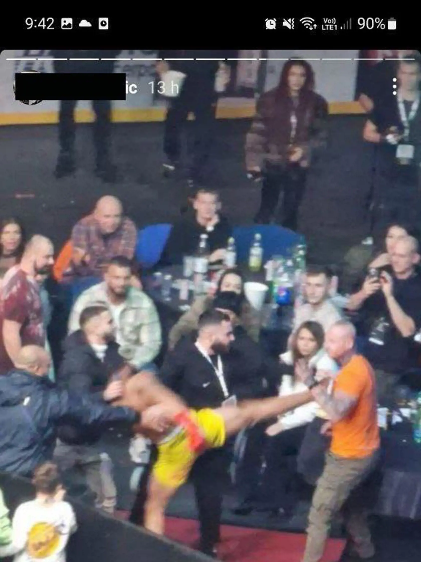 Začiatok incidentu, keď Václav Sivák zaútočil.