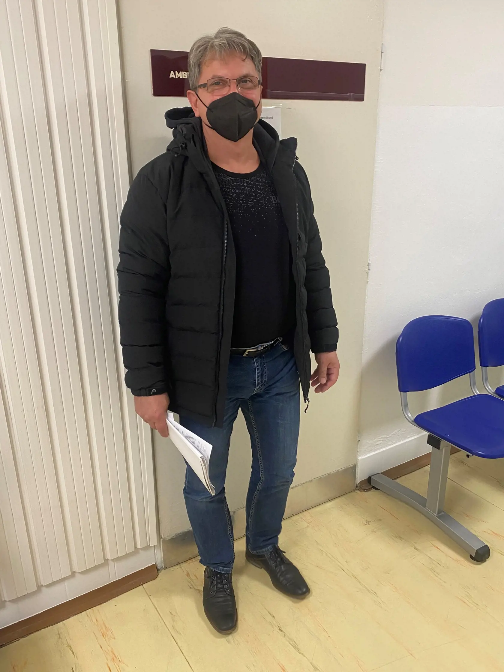 Kvetoslav (53): „Covid som mal ešte v januári, asi mesiac mi trvala choroba a dodnes ma trápi extrémna únava. Prišiel som preto sem, poslali ma práve ešte na interné.“