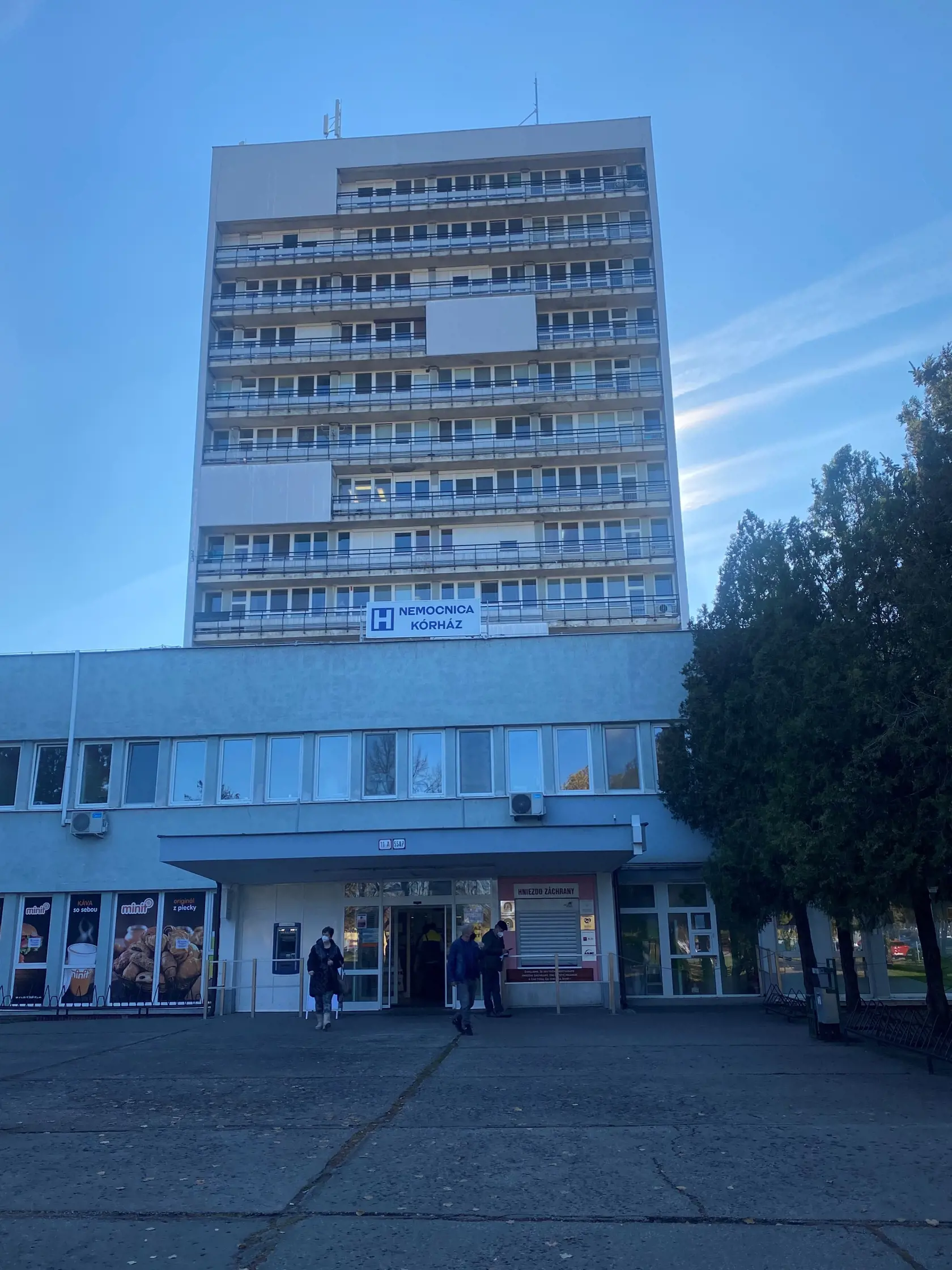 Fakultná nemocnica s poliklinikou (FNsP) v Nových Zámkoch sa ako jediná na Slovensku sama od seba rozhodla zriadiť centrum postcovidovej starostlivosti už v máji minulého roka.