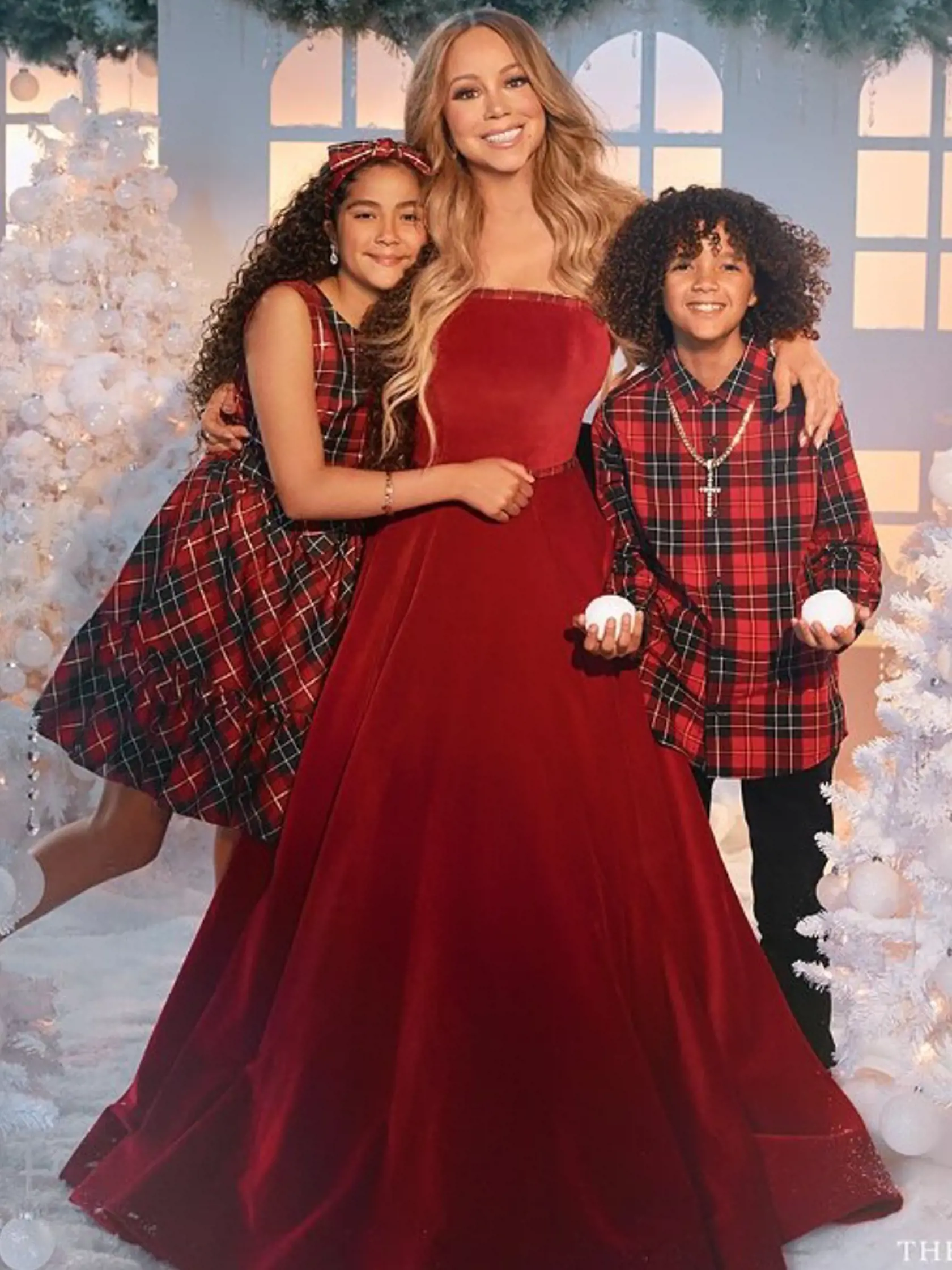 Mariah Carey je matkou dvojičiek.