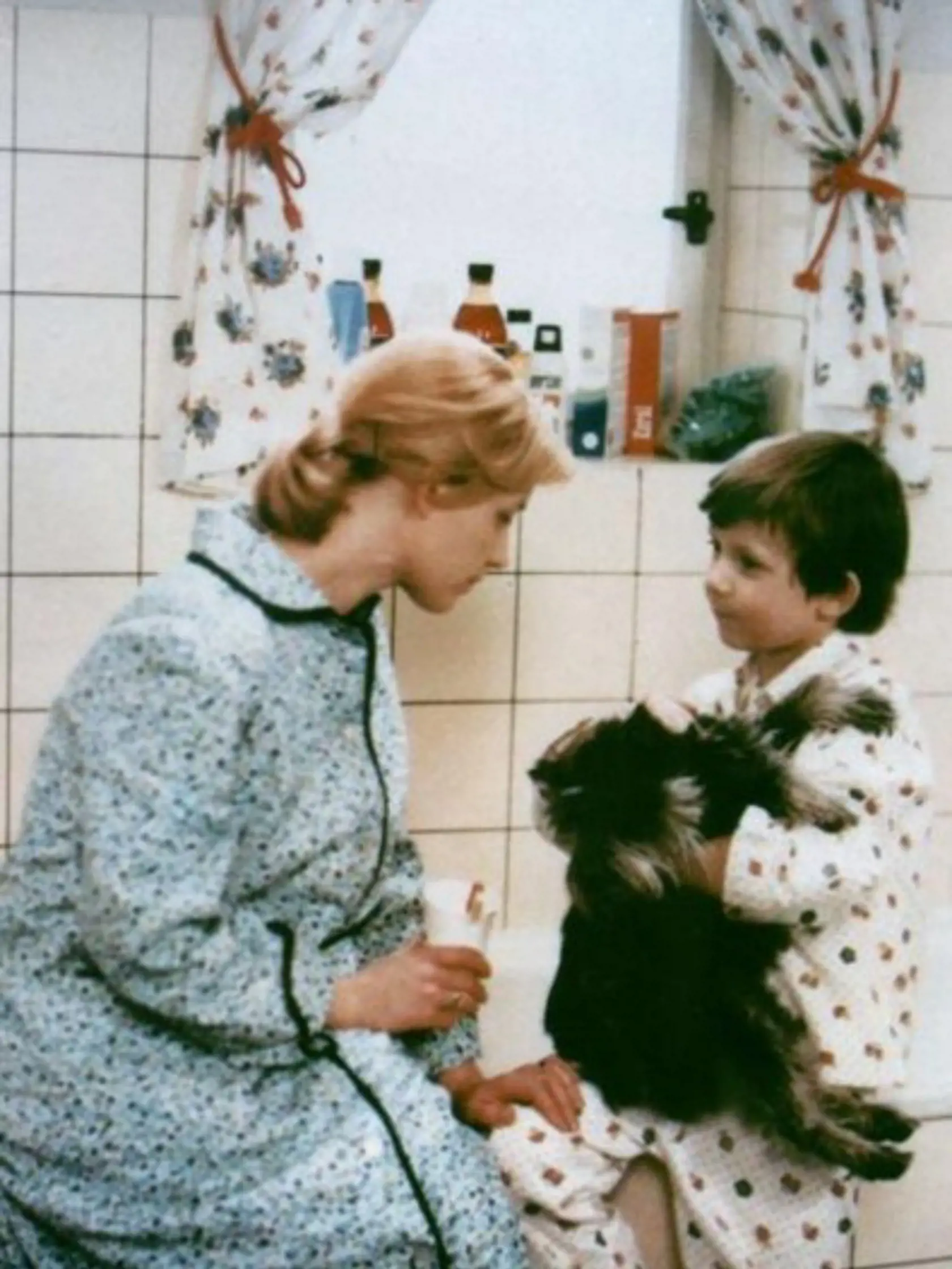 Nezabudnuteľné komédie Marie Poledňákovej Ako vytrhnúť veľrybo stoličku a Ako dostať otecka do polepšovne so zosnulým Tomášom Holým (Vašek), Janou Preissovou (Anna) a Františkom Němcom (Luboš).