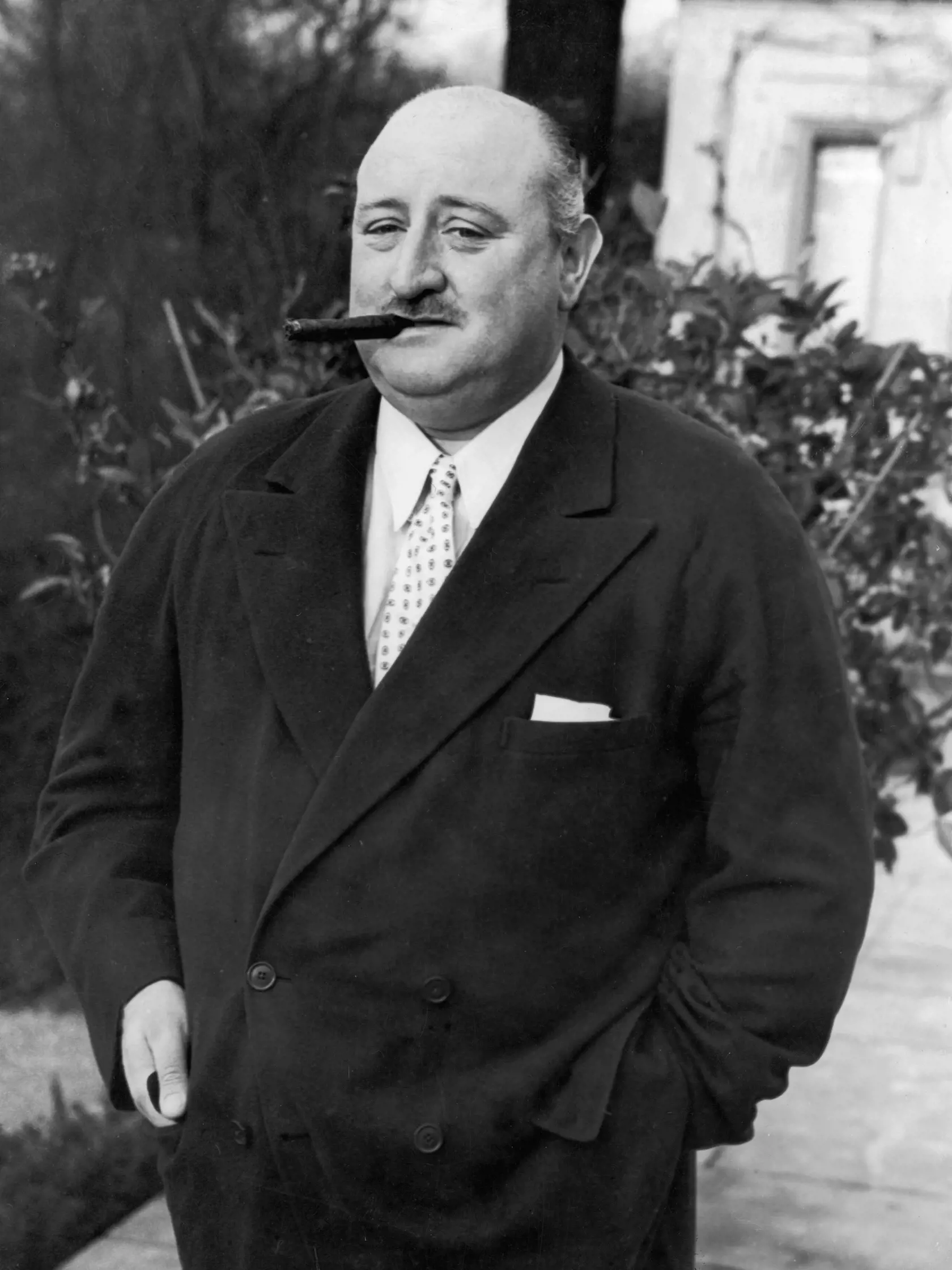 Valentine Edward Charles Browne, vikomt Castlerosse (1891 - 1946) a manžel Churchillovej milenky Doris.