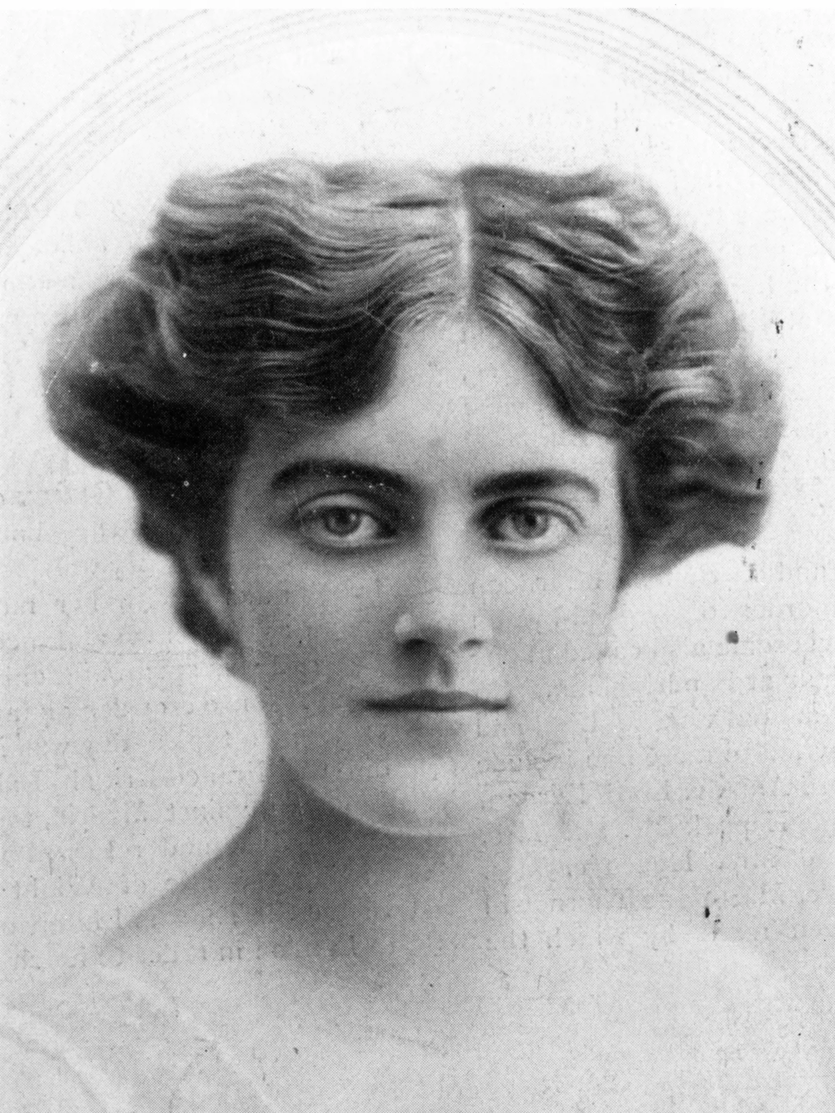 1908:  Clementine Ogilvy Hozier (1885 - 1977) pred manželstvom s budúcim premiérom Churchillom.