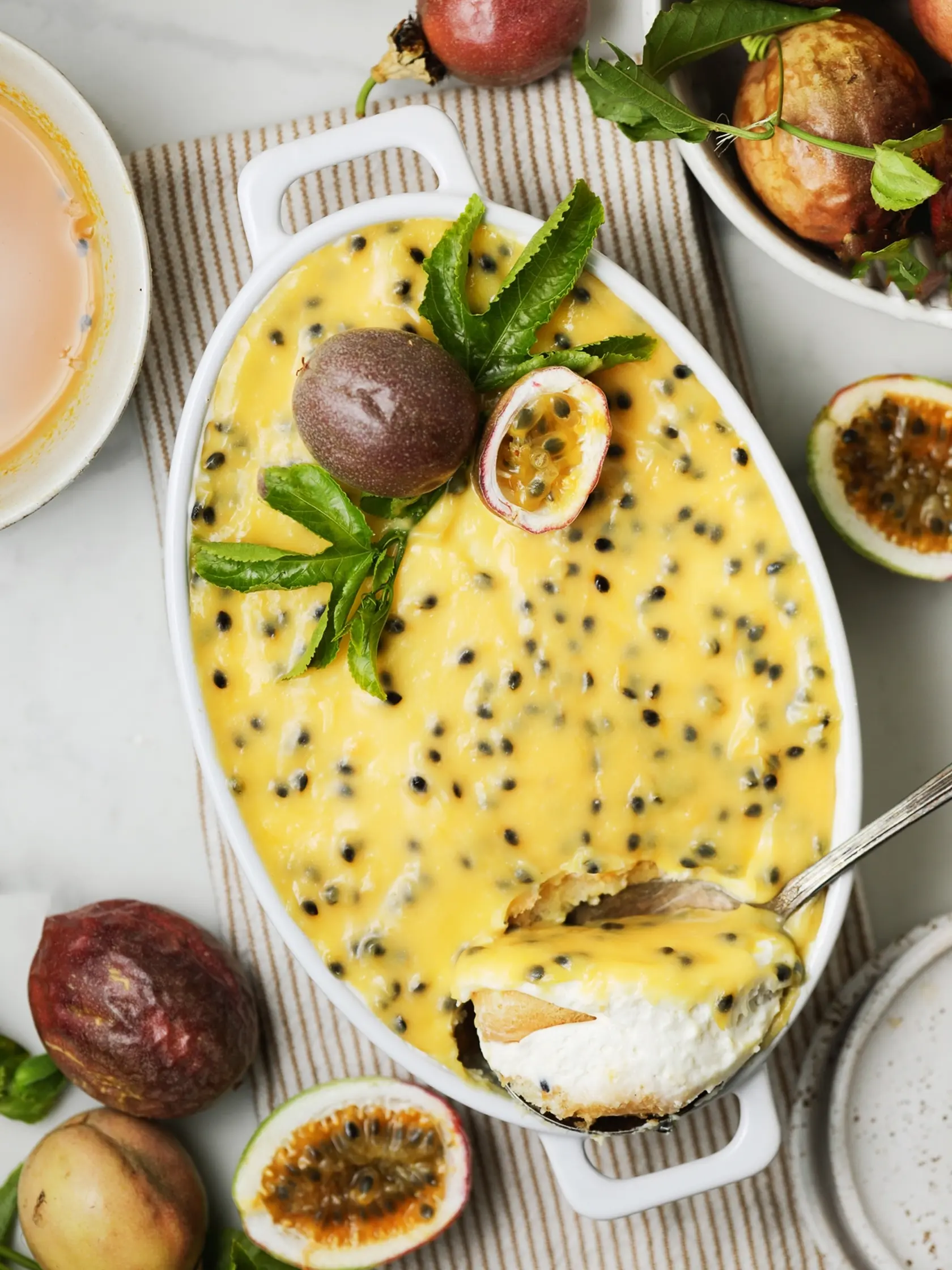Jogurtové tiramisu s marakujou