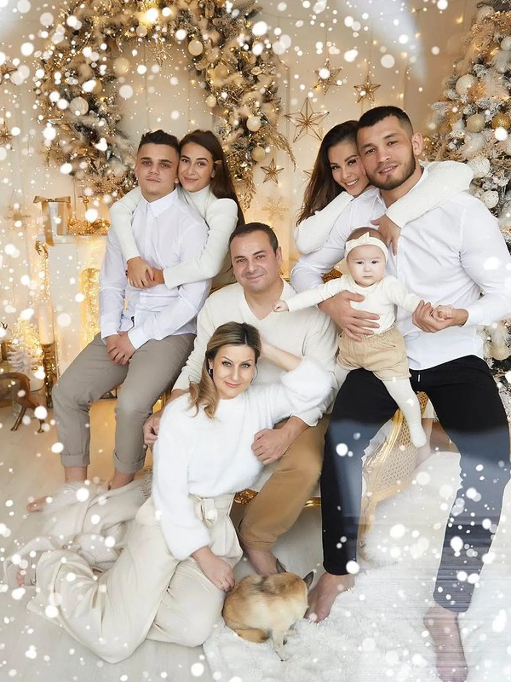 Monika Bagárová, jej dcéra Ruminka, partner a polovica rodiny oslávila  takto tohtoročné sviatky