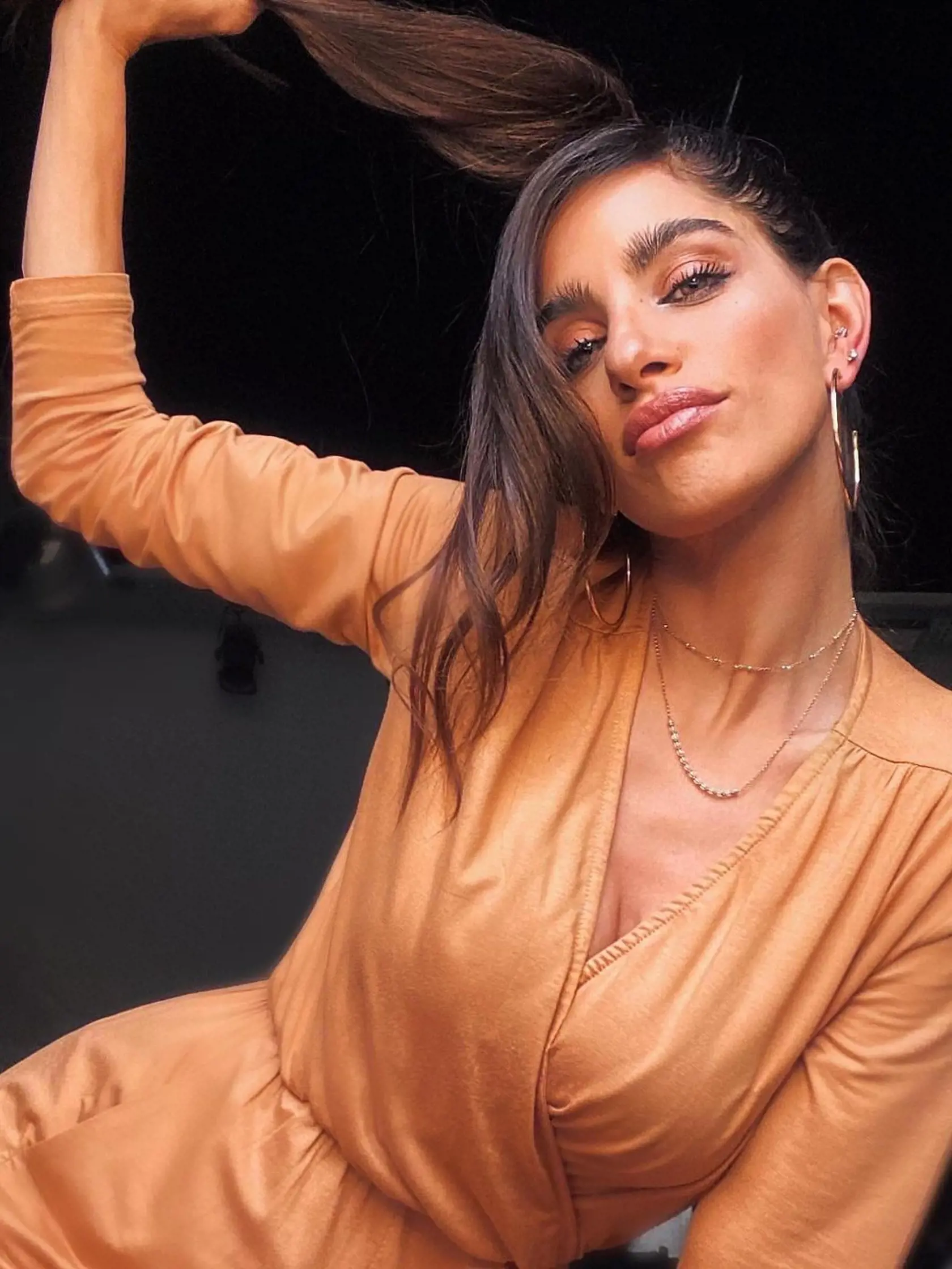 V seriáli nevinná Gloria, v reále je Gabriela Sari poriadna sexica.