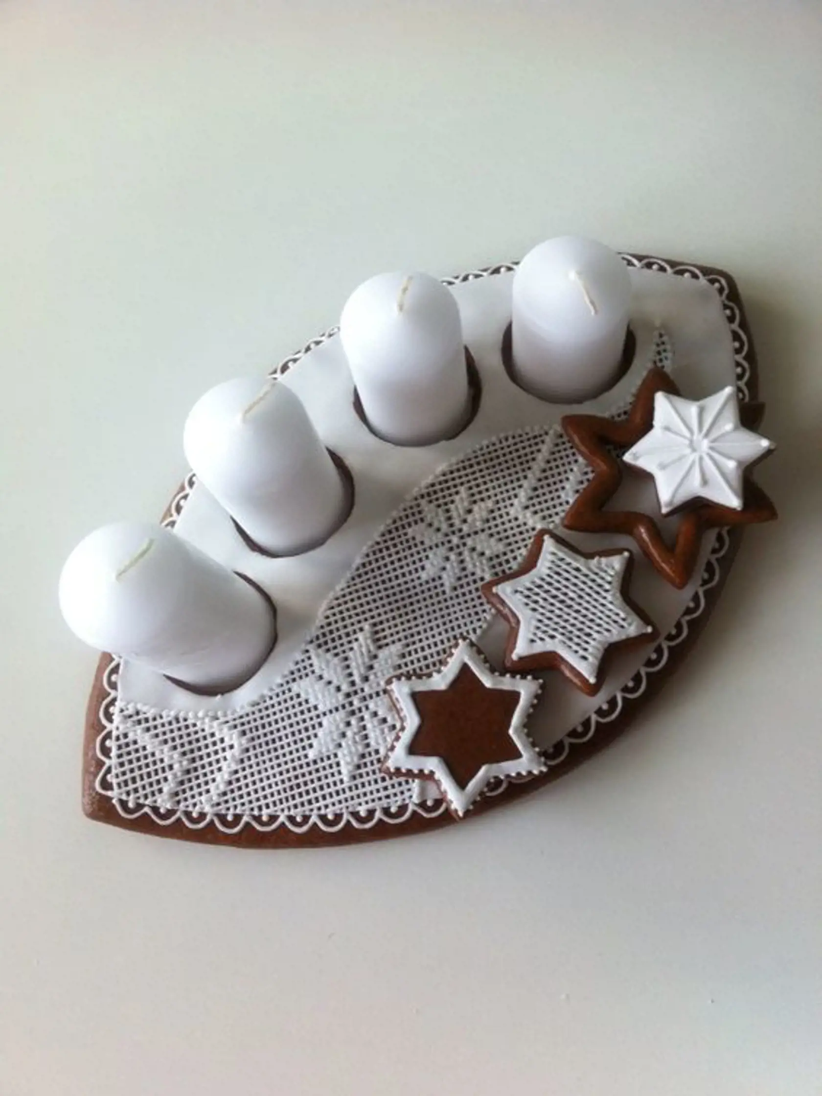 Medovníkový adventný veniec