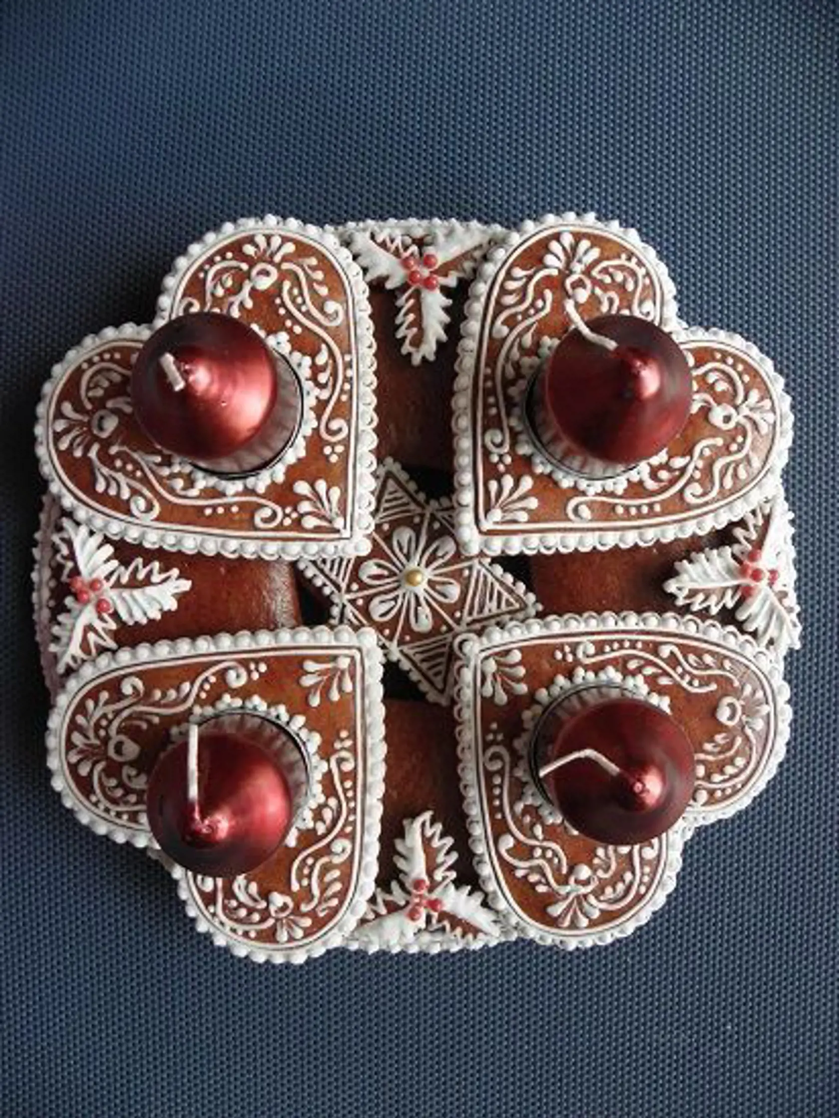 Medovníkový adventný veniec