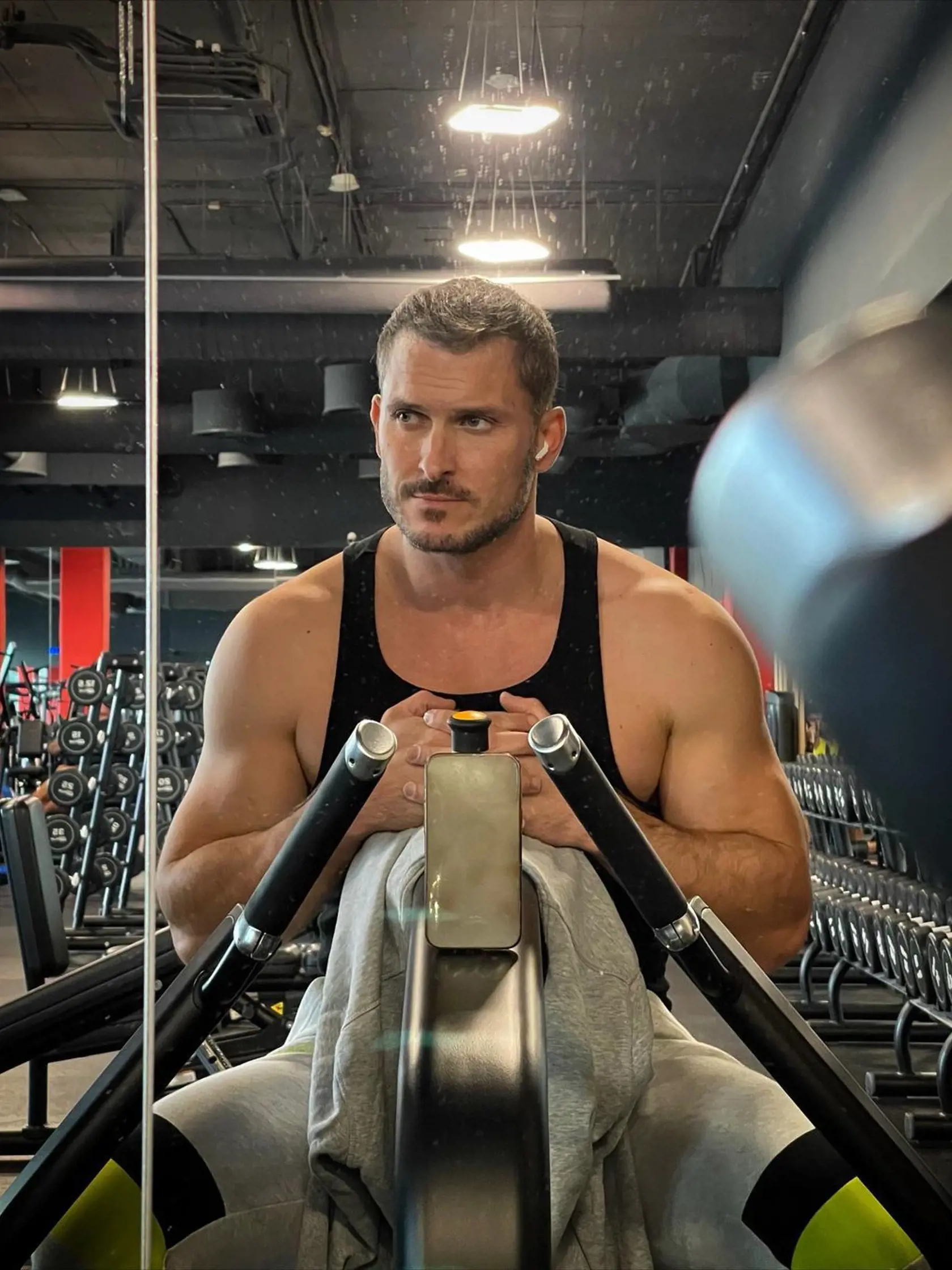 Janko Koleník v posilňovni.