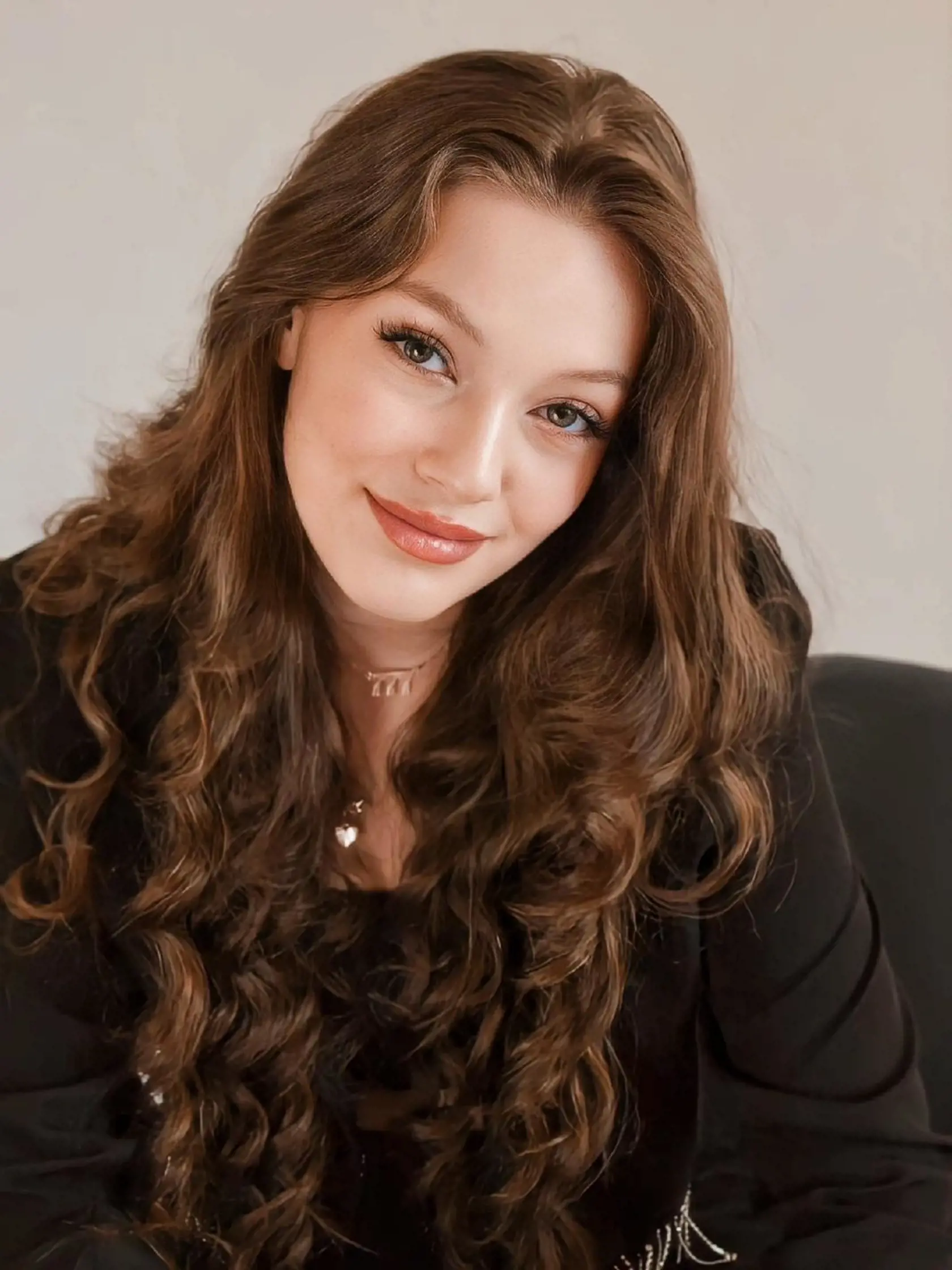 Vanesa Horáková (15) zo Spišskej Belej (okres Kežmarok), je novou hviezdou rómskej popscény.