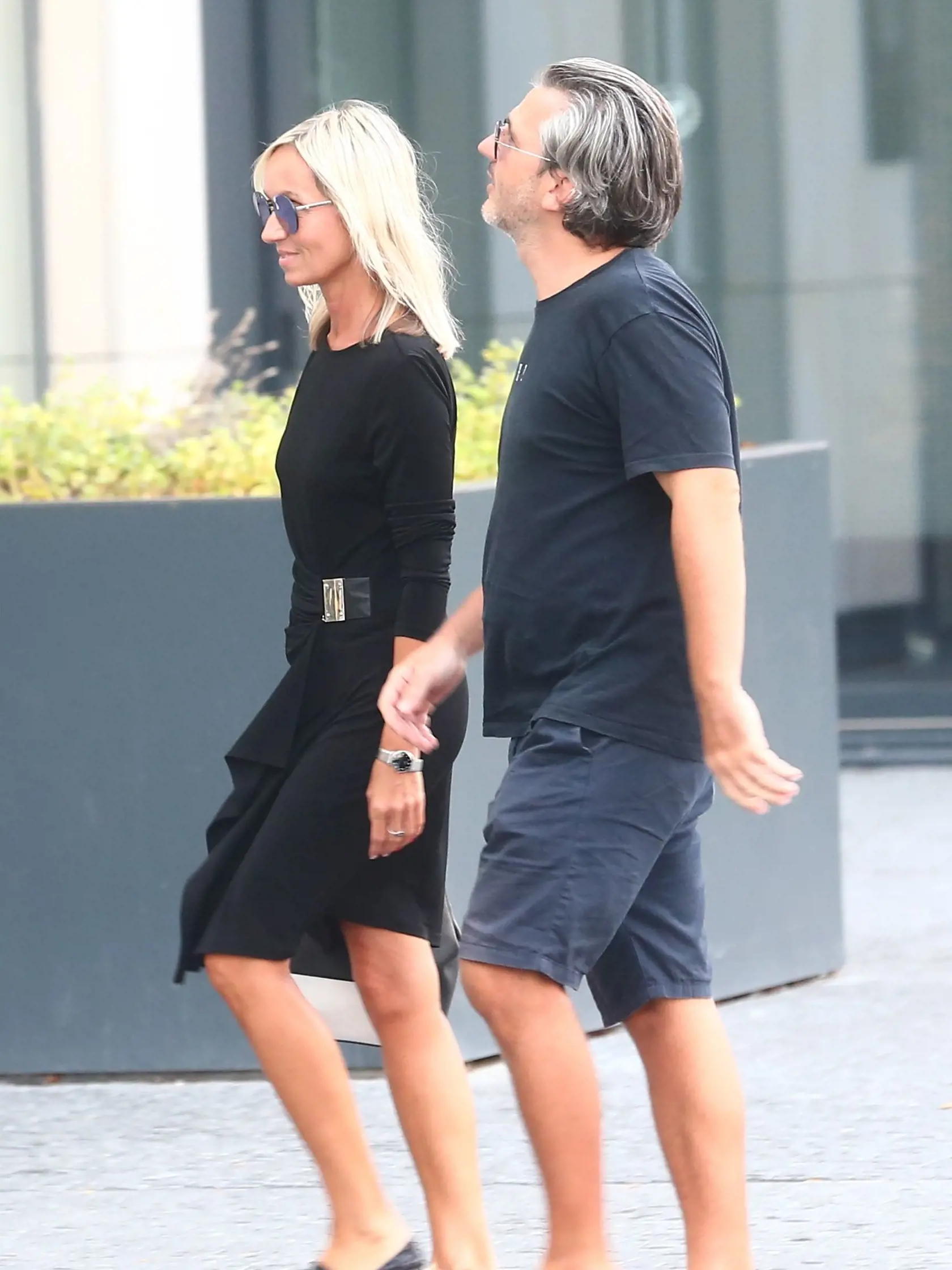 September 2018, Bratislava, Nábrežie Dunaja: Juraj Mokrý so záhadnou blondínkou.