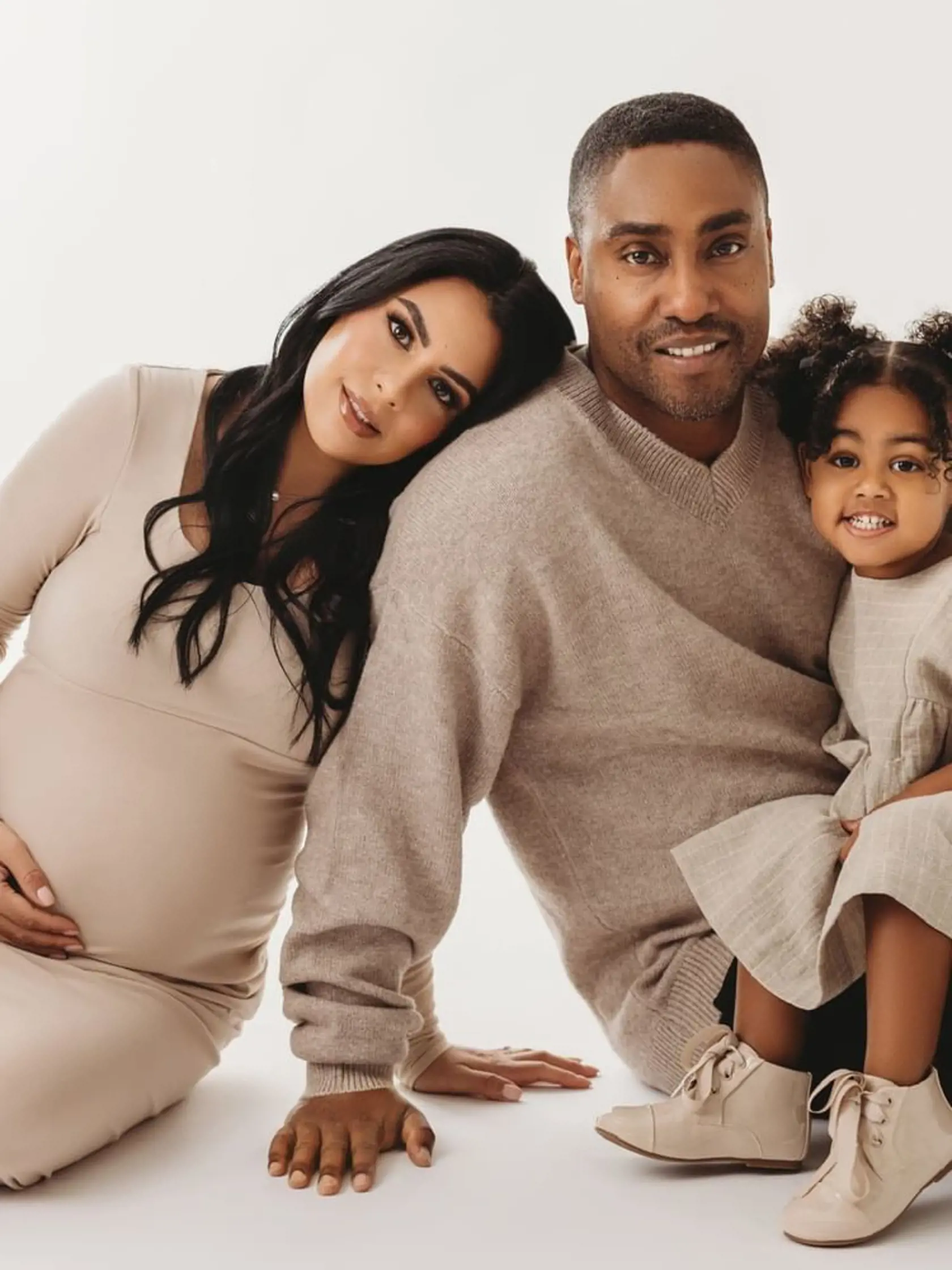 Simon Webbe z kapely Blue s manželkou Ayshen. Druhú spoločnú dcéru počali až keď sa prestali snažiť. Prešli si potratmi a neúspešnými pokusmi o umelé oplodnenie.