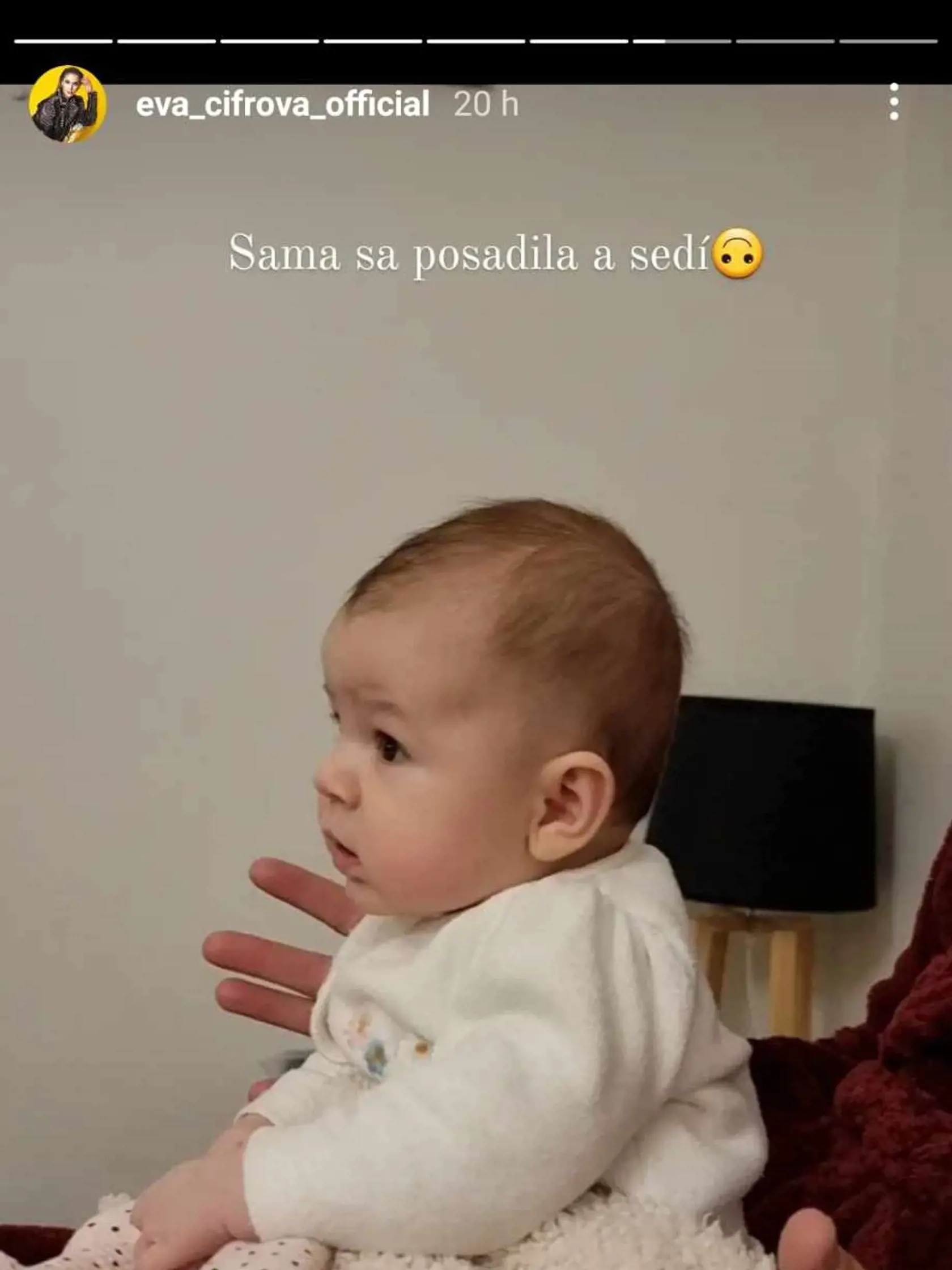 Eva Cifrová sa pochválila fotkou malej Elaye, ktorá už v 3,5 mesiaci sedí.