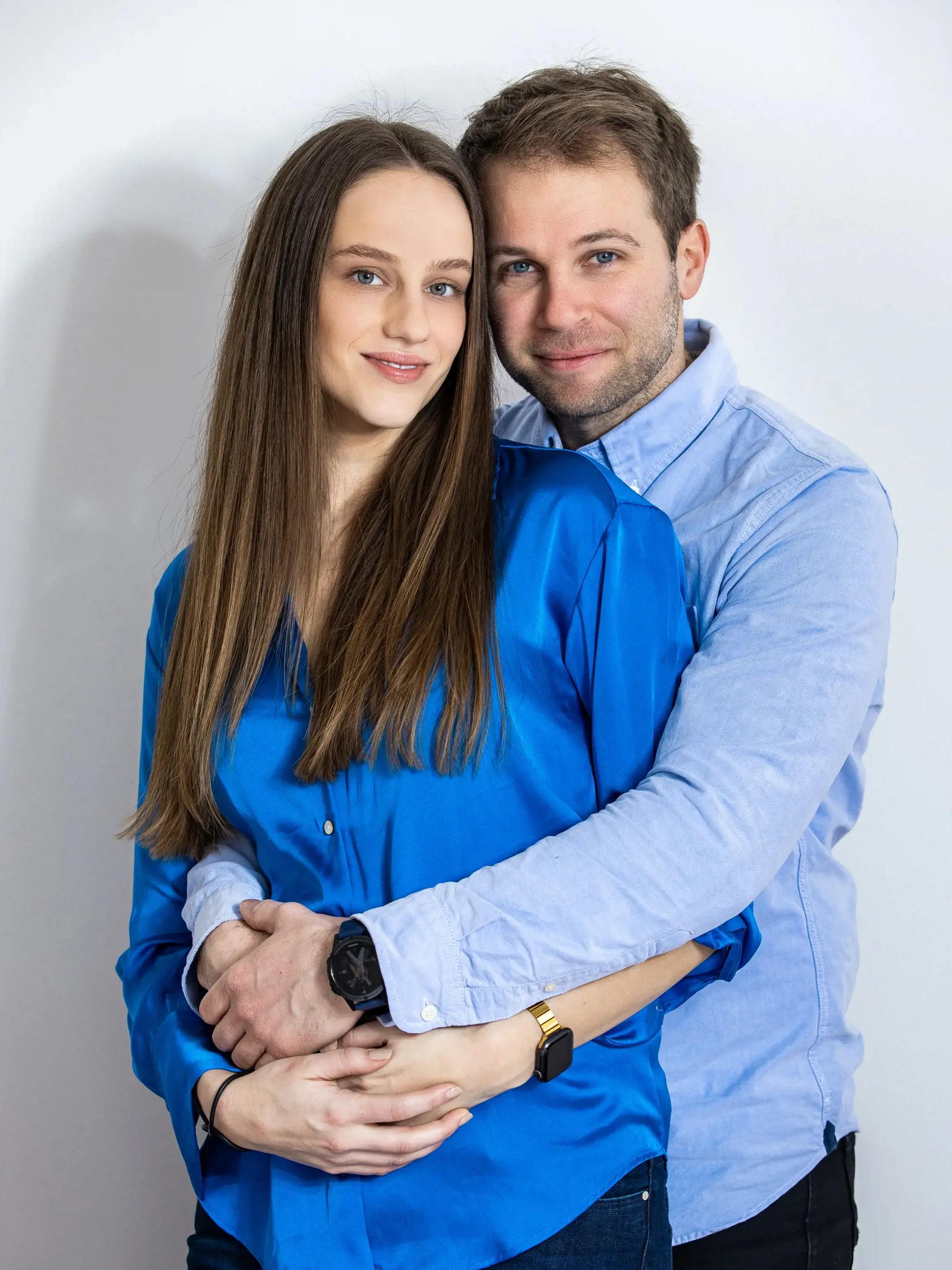 Spevák Tomáš Bezdeda so snúbenicou Ivanou v Žiline.