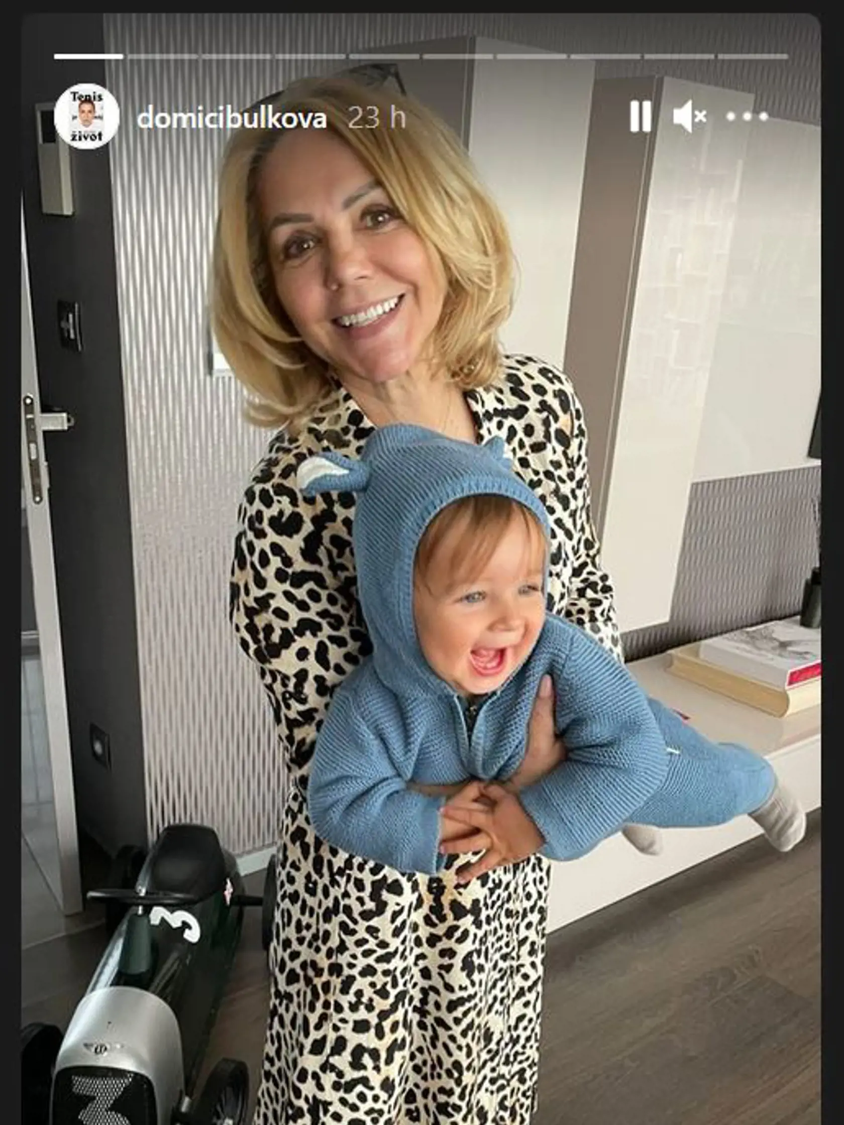 Dominika Cibulková a jej prianie jej mame na rozkošnej fotke s vnukom Jakubom.