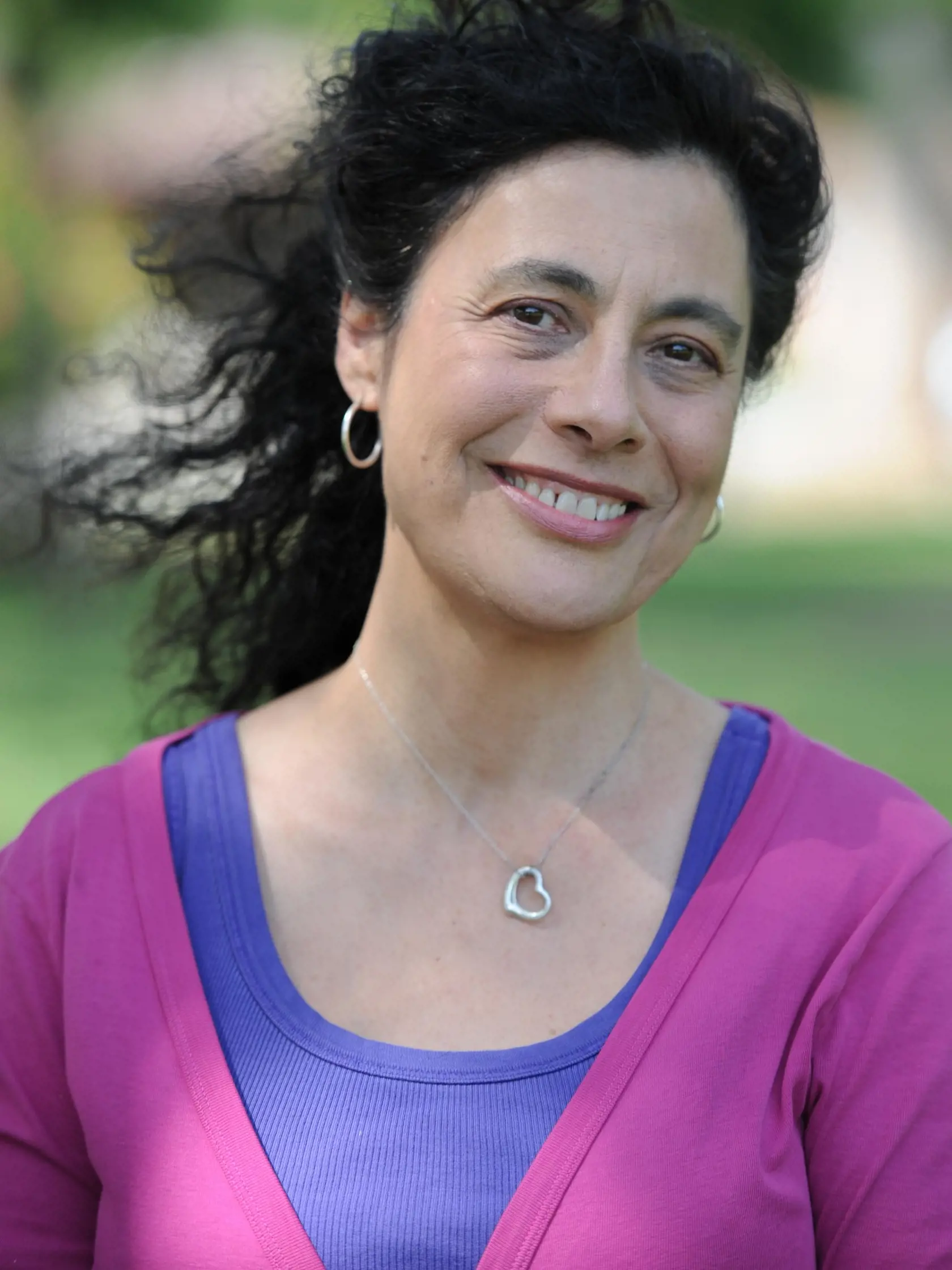 Jane Brucker ako Lis Houseman

Herečka je najlepšie známa pre svoju rolu Babyovej sestry Lisy Houseman, ale objavila sa v roku 1988 vo filmoch Stealing Home, v roku 1989 v Bloodhounds of Broadway a v roku 2005 v Dishdogz. V roku 2001 sa druhýkrát vydala za Raula Vegu a porodila dve dcéry Sally a Rachel. V máji herečka oslávila už svoje 63. narodeniny. Podobne ako filmovej Baby ani jej sa už nepodarilo prekročiť tieň svojej slávnej filmovej postavy vo filme Hriešny tanec. Dnes by ste v nej už e