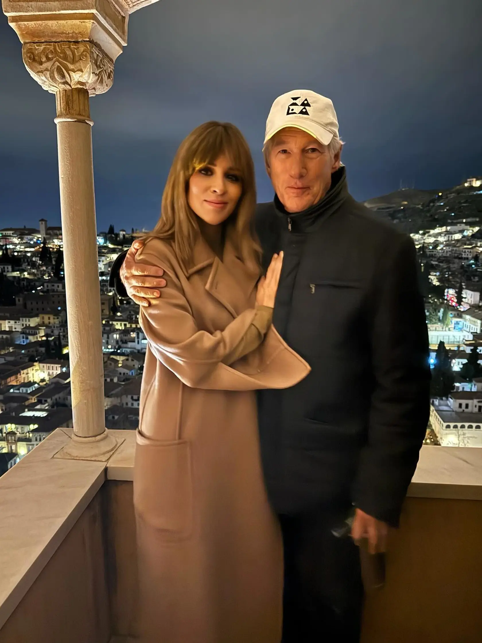 Alejandra a Richard Gere žijú teraz v Španielsku.