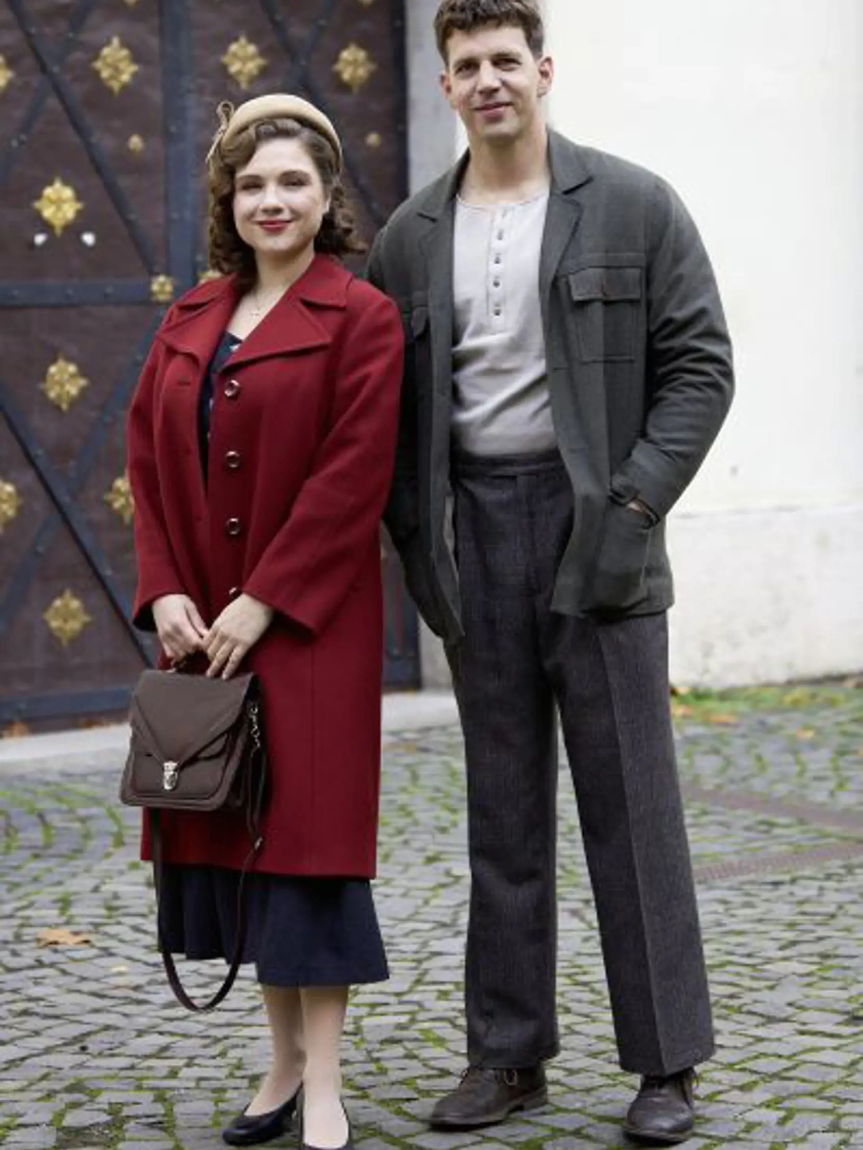 Lesana Krausková ako Alenka v seriáli Dunaj k vašim službám