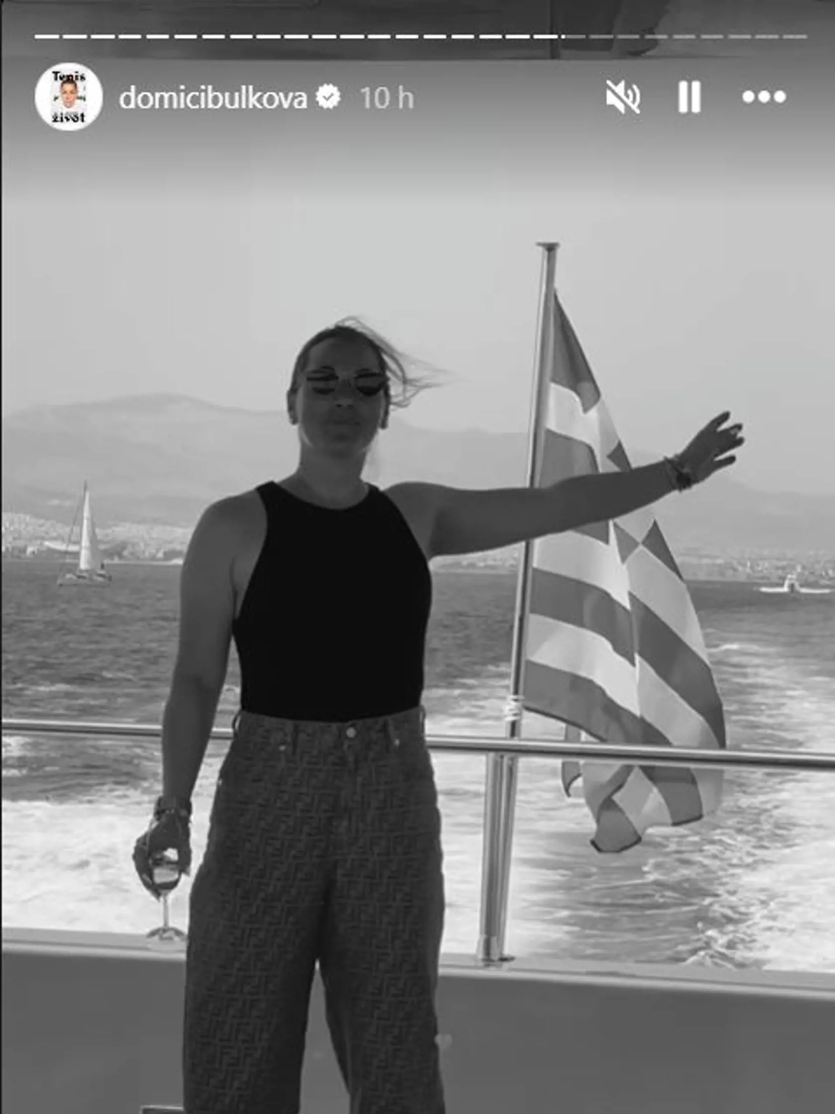 Dominika Cibulková si s manželom vyhodili z kopýtka. Dovolenkujú bez detí na luxusnej jachte.