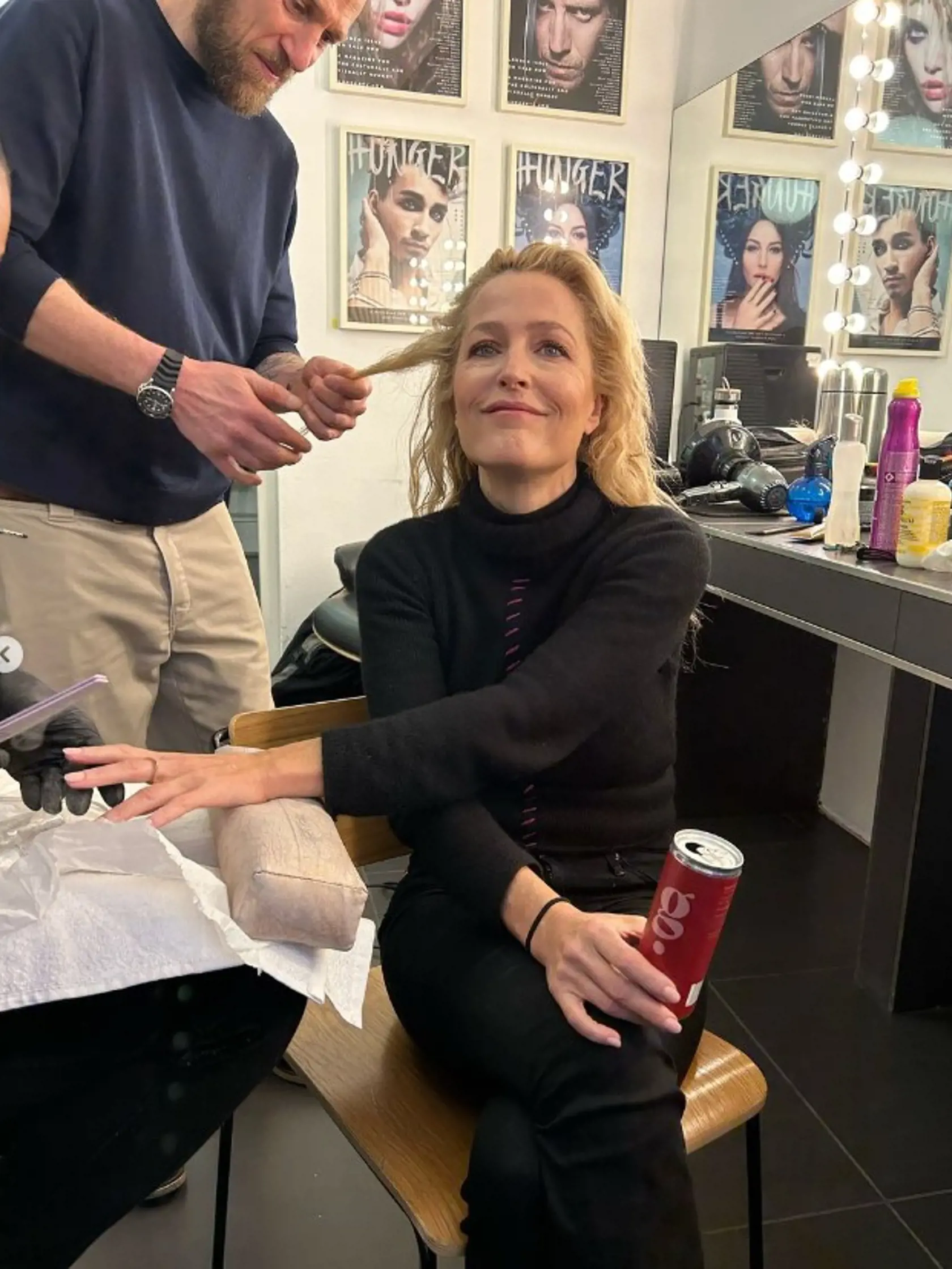 Gillian Anderson - príprava na fotenie