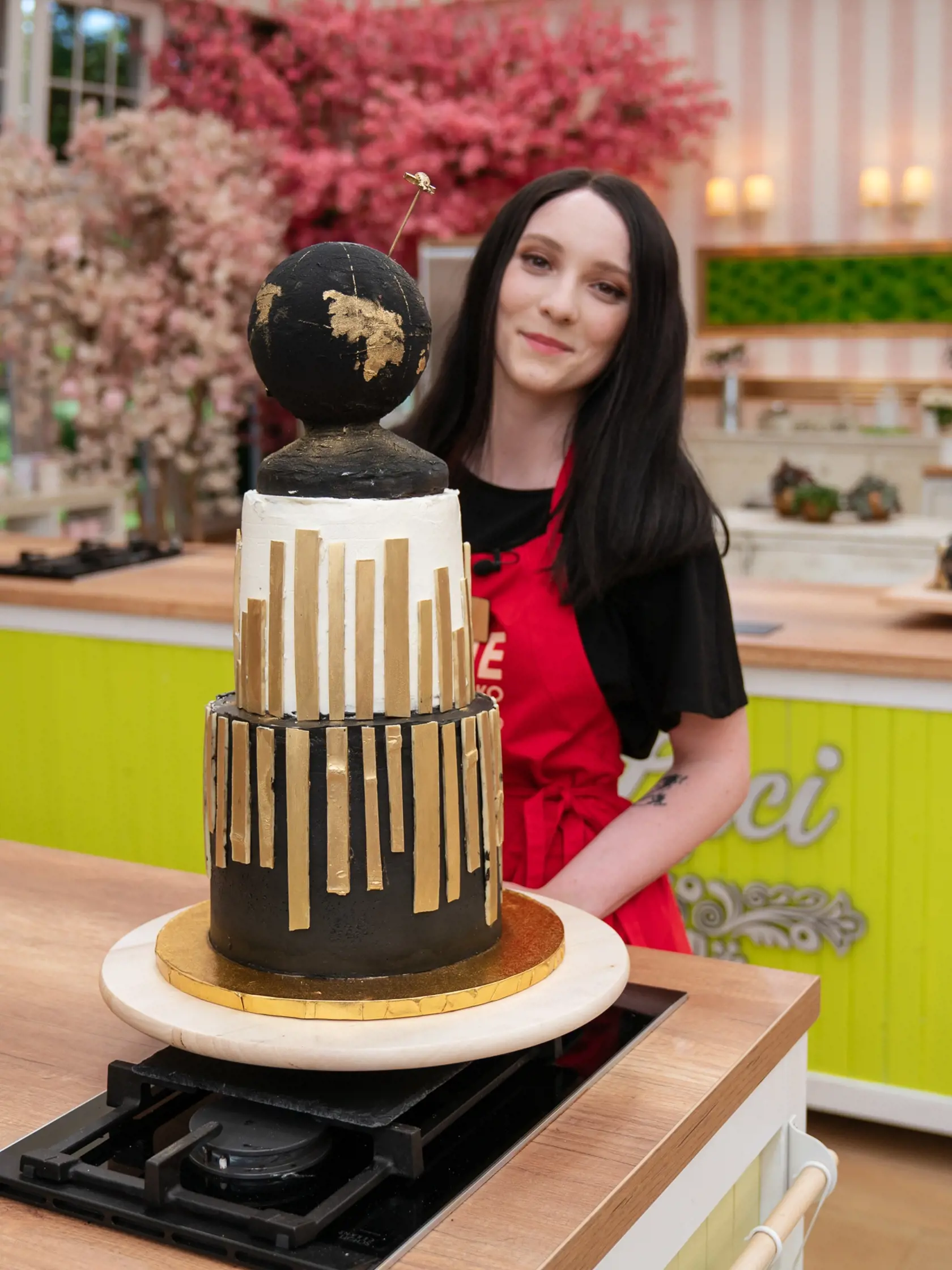 Timi by rada zmenila názor ľudí na čierne torty. Podľa nej sú krásne a elegantné.