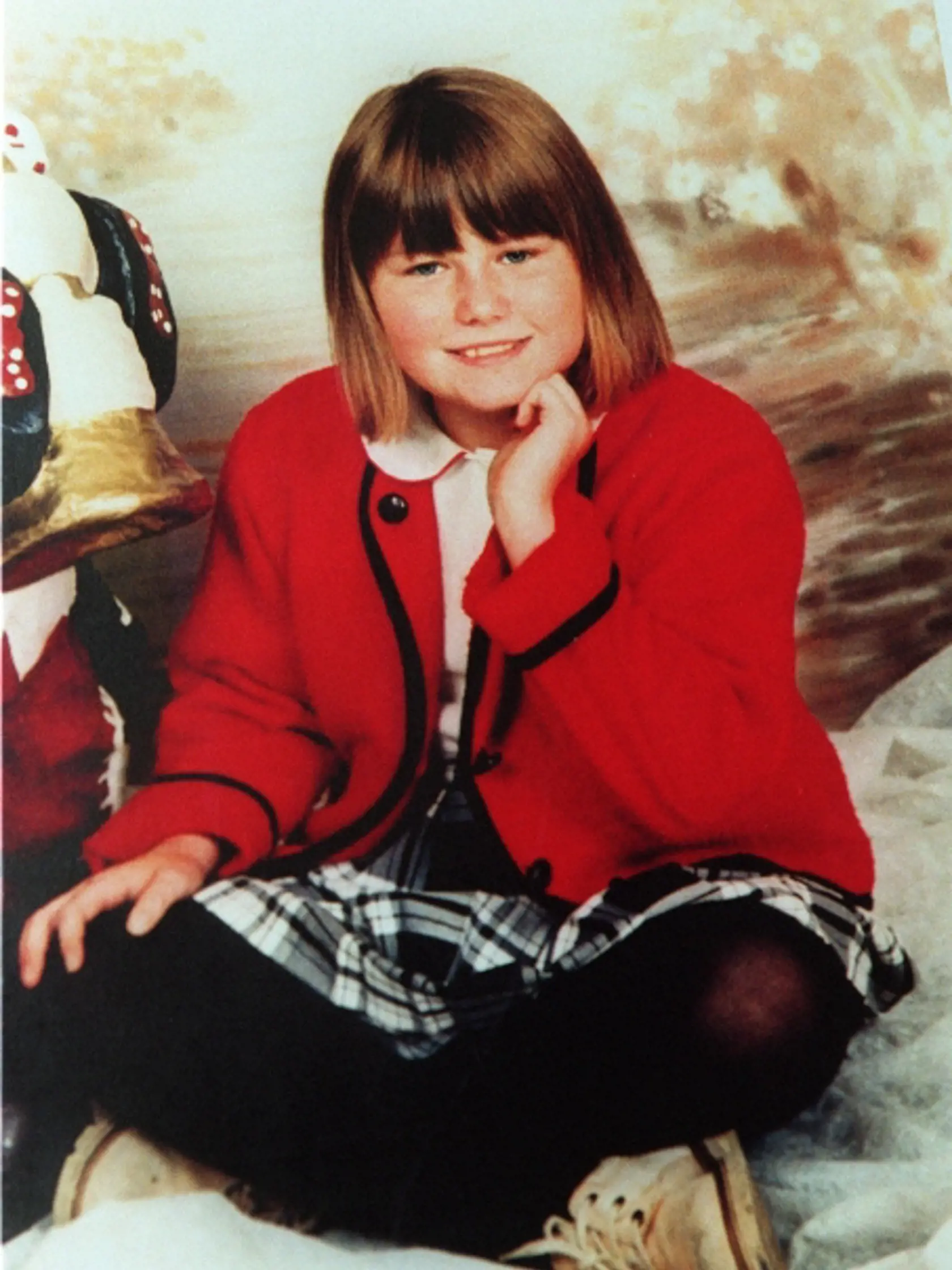 Rok 1998 Natascha v čase, keď ju uniesol psychopatický tyran Wolfgang Priklopil. Nevinné malé dievčatko...