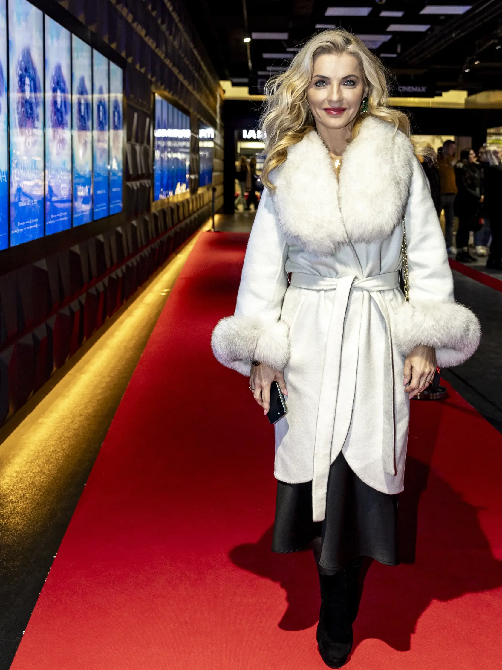 Premiéra filmu Perinbaba a Dva svety. Na snímke je Martina Šimkovičová. 