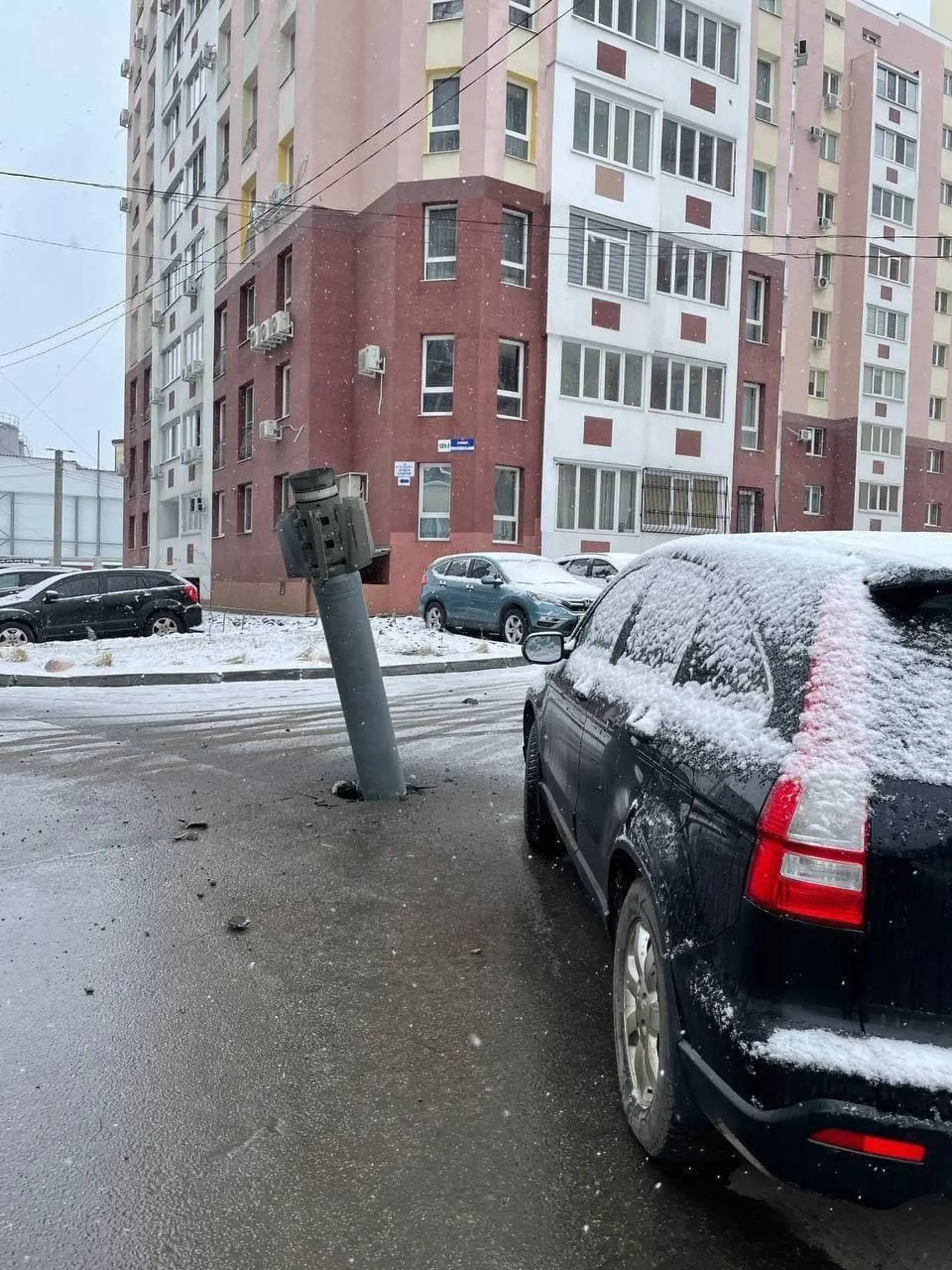 Nevybuchnutá raketa v jednom z ukrajinských miest.
